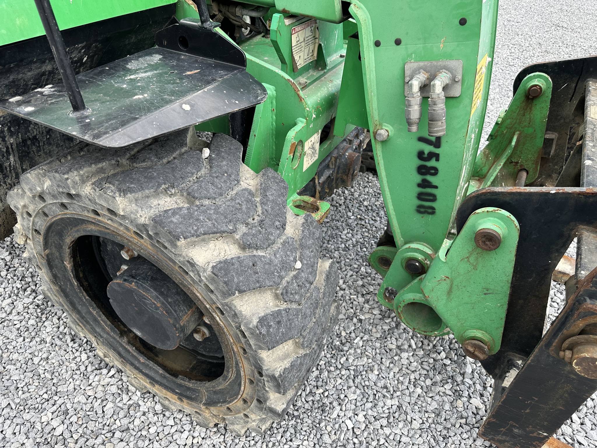 2015 Genie GTH5519 Image 12