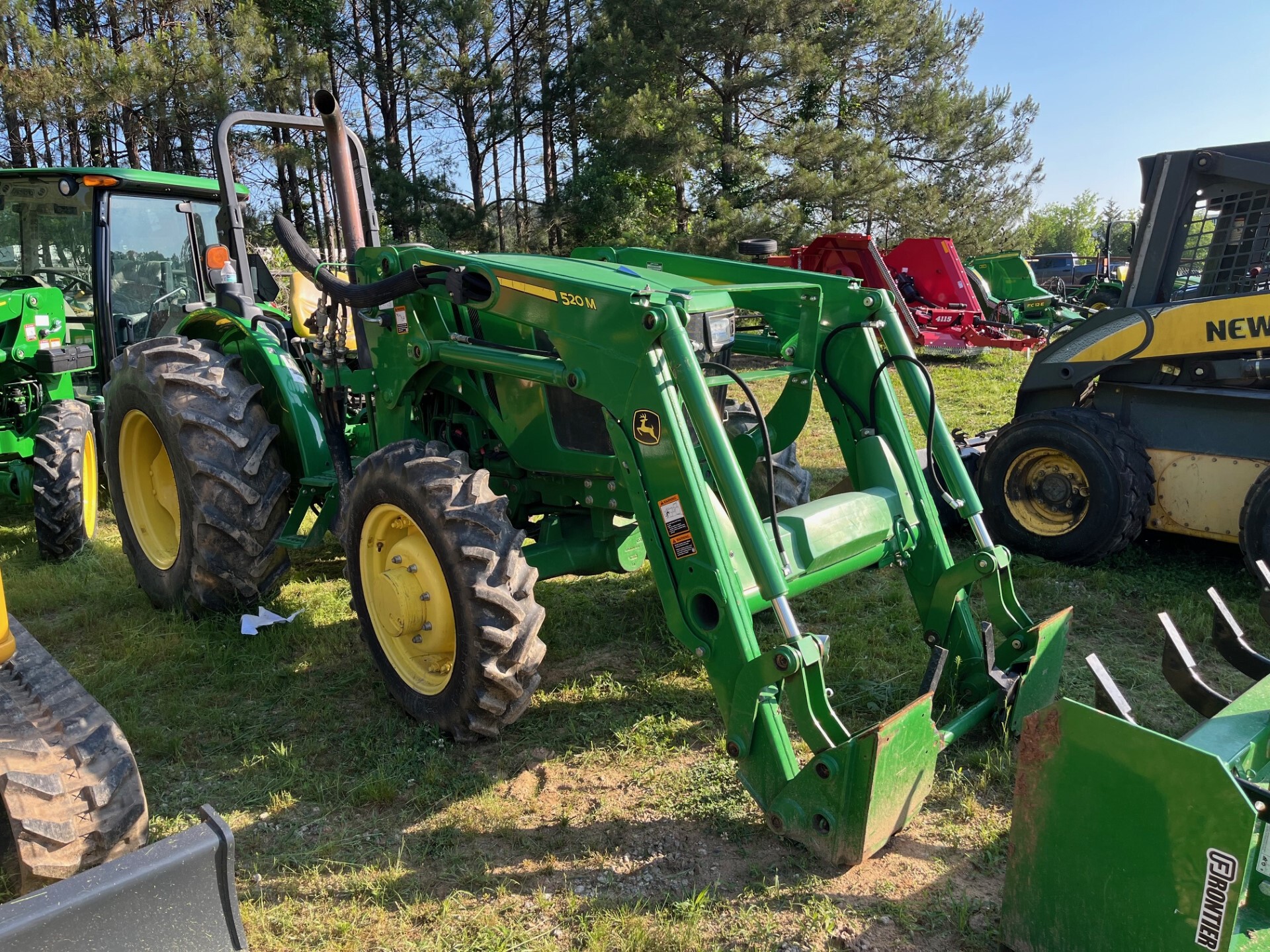 2017 John Deere 5065E Image 4