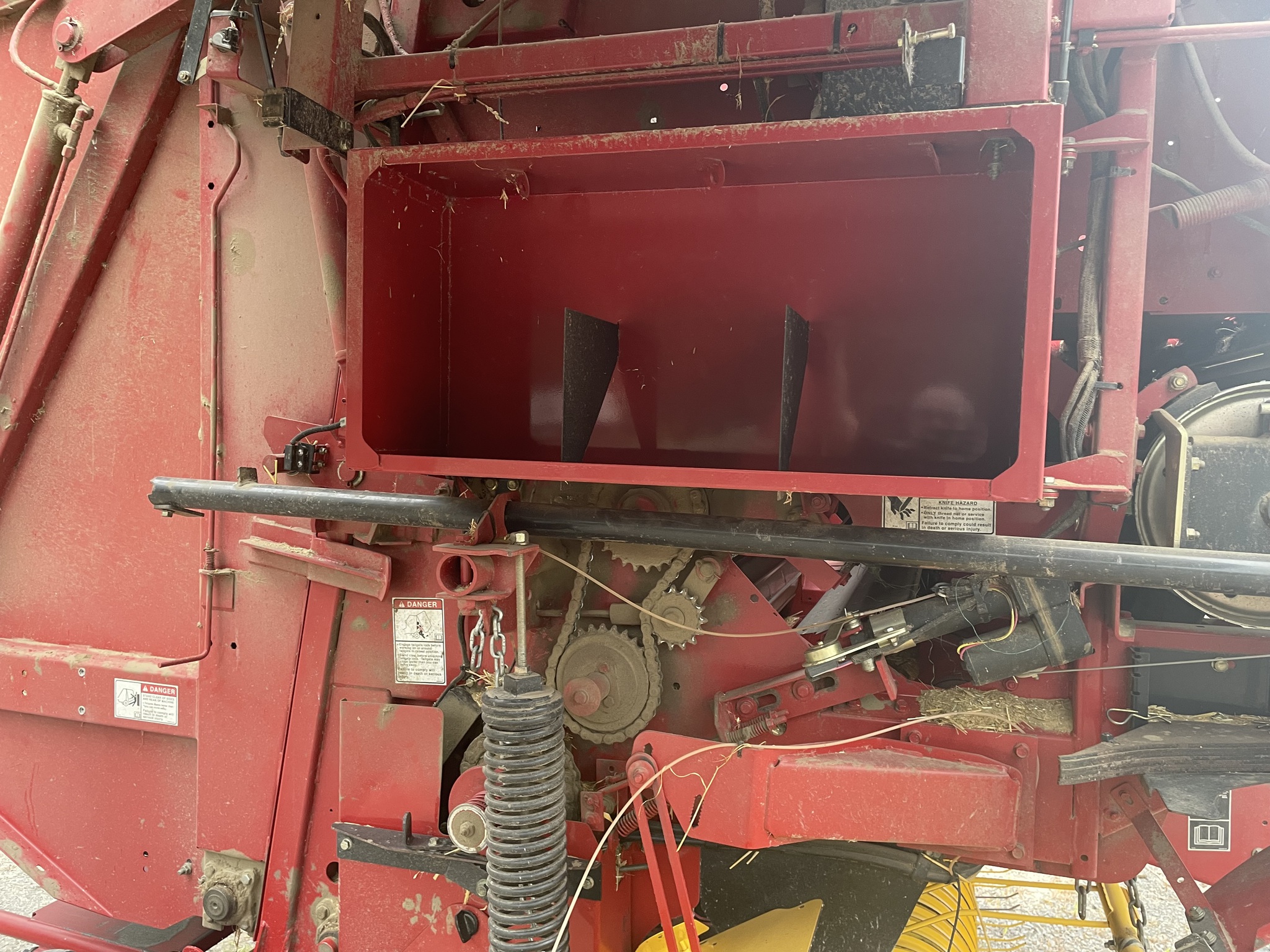 2011 New Holland BR7060 Image 16