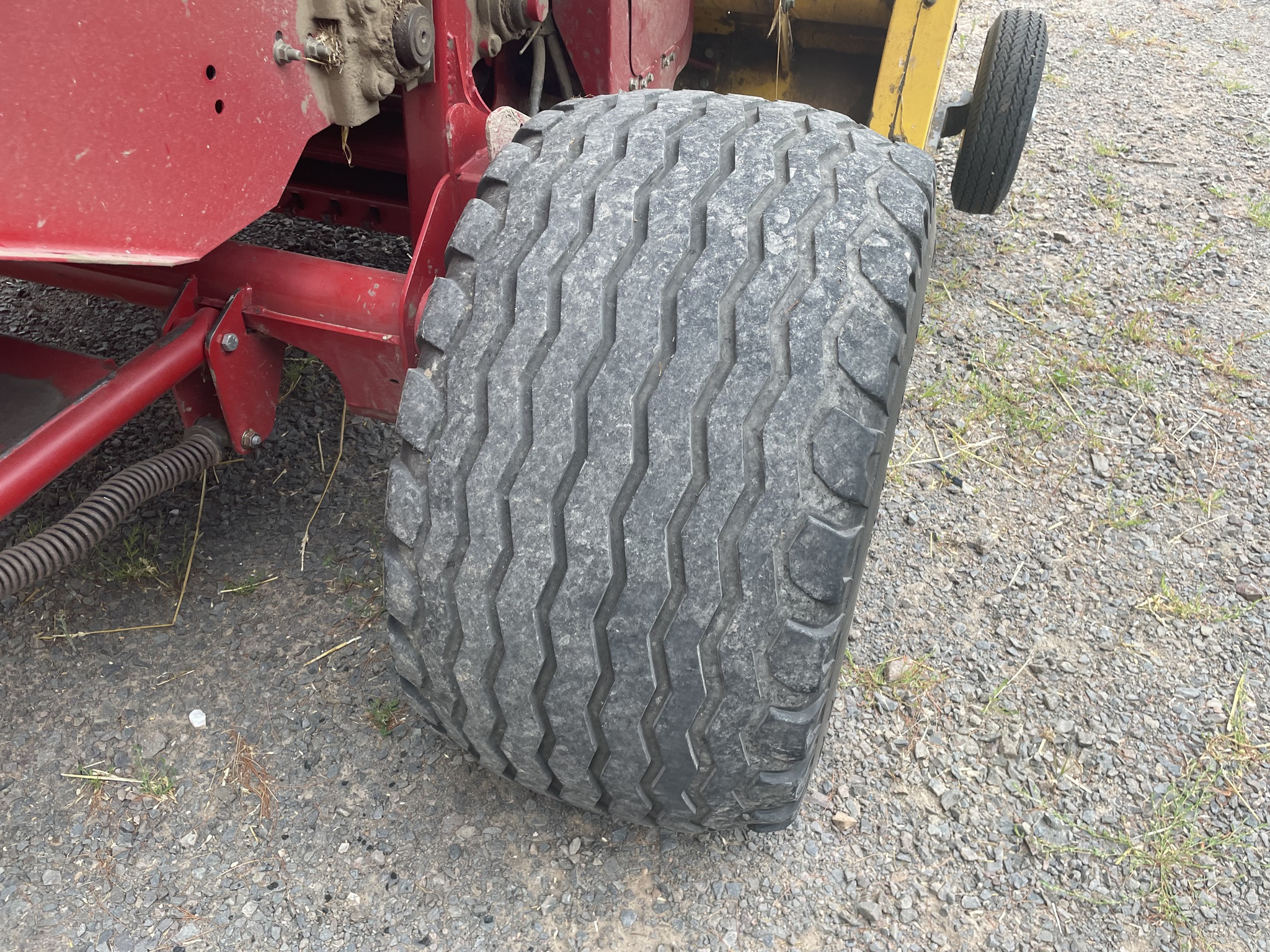 2011 New Holland BR7060 Image 8