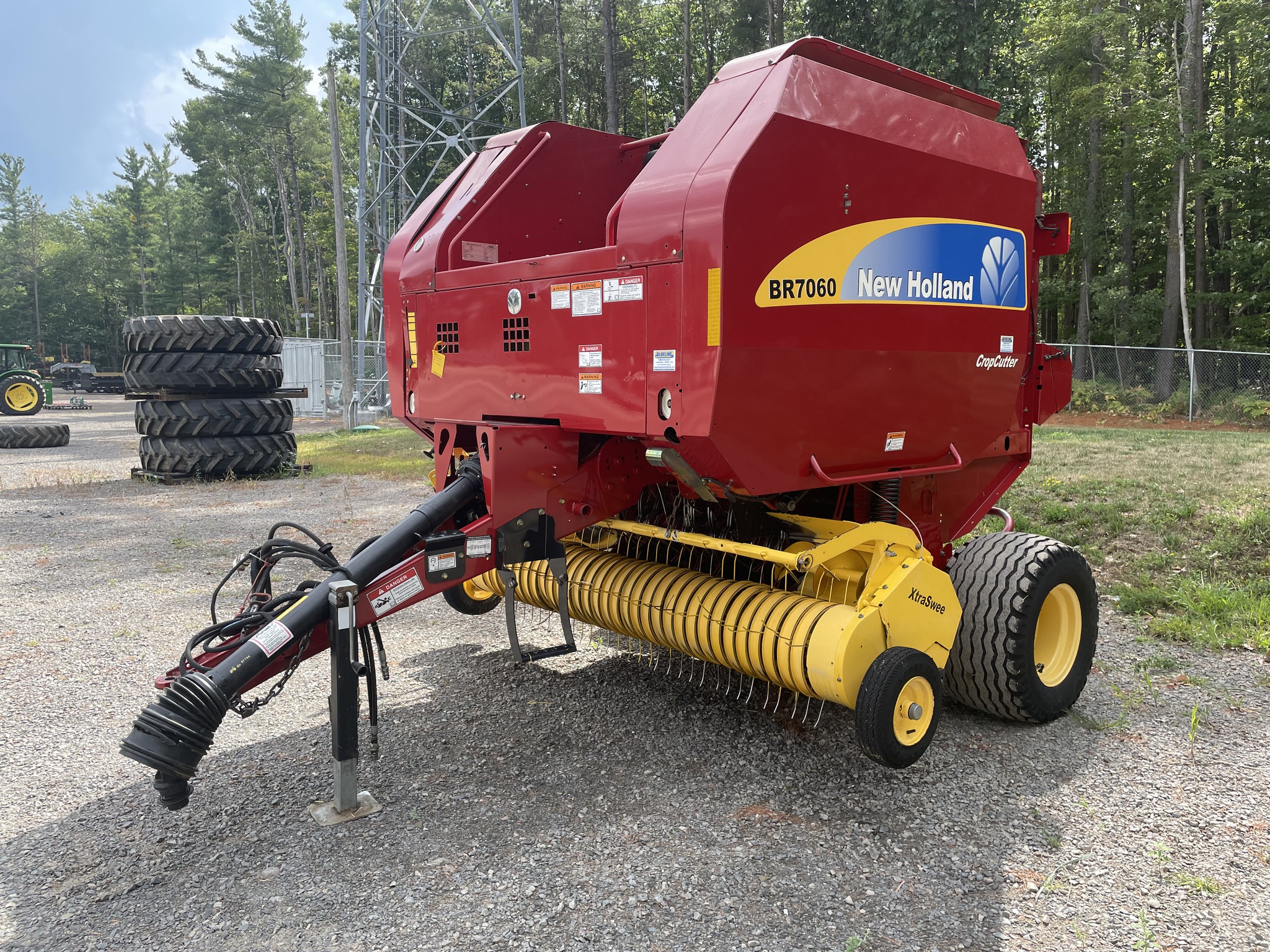 2011 New Holland BR7060 Image 1
