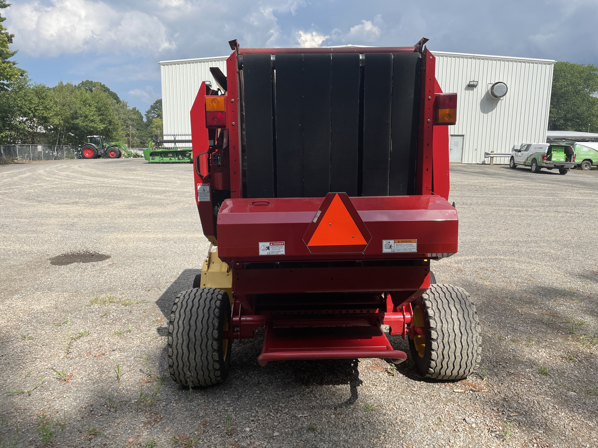 2011 New Holland BR7060 Image 3