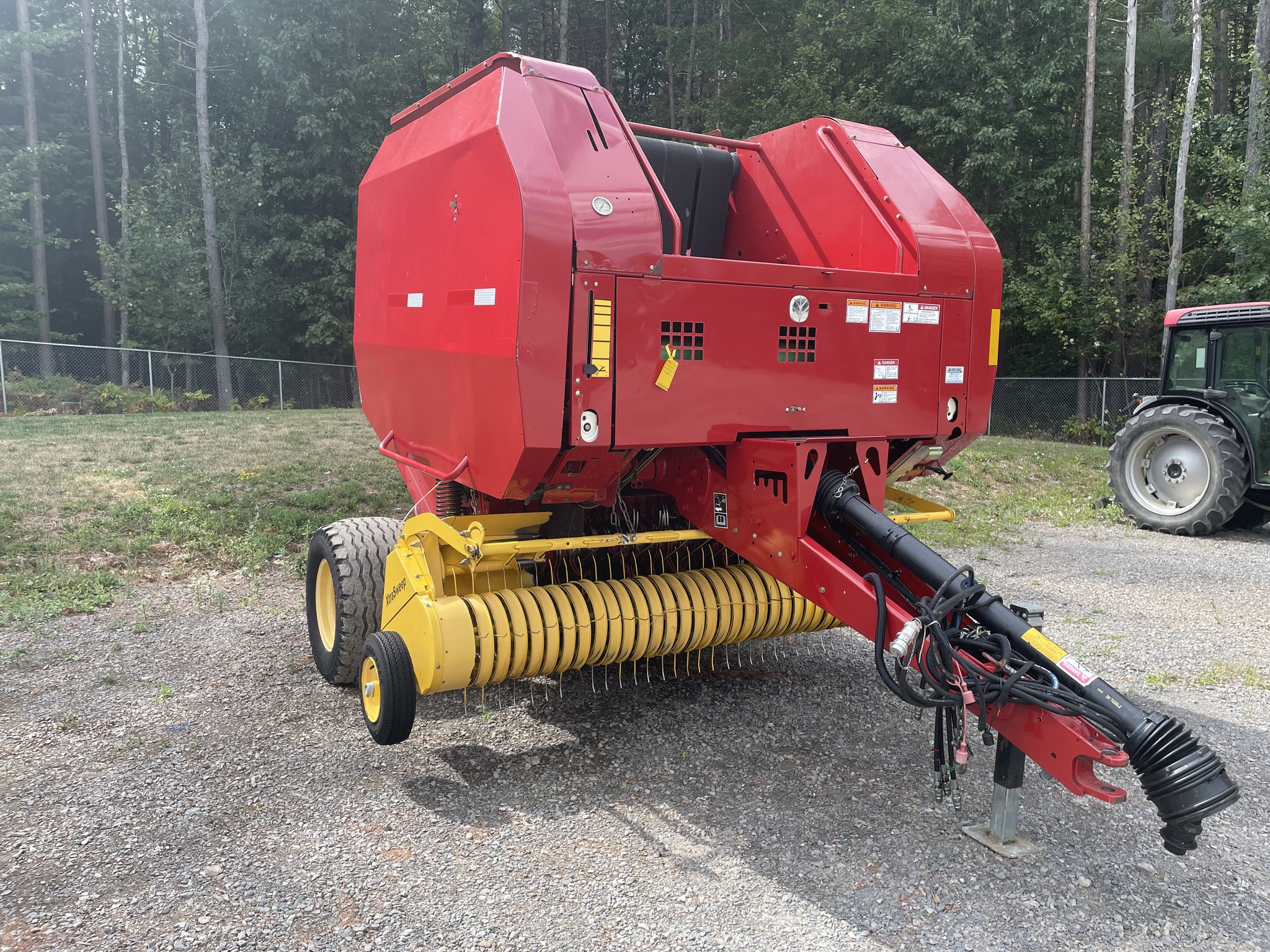 2011 New Holland BR7060 Image 5