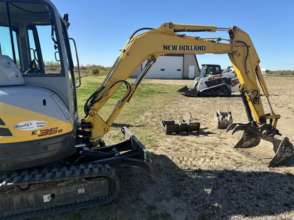 Used 2011 New Holland E35B Compact Excavators at Horizon Ag & Turf in Lloydminster, AB - Photo6