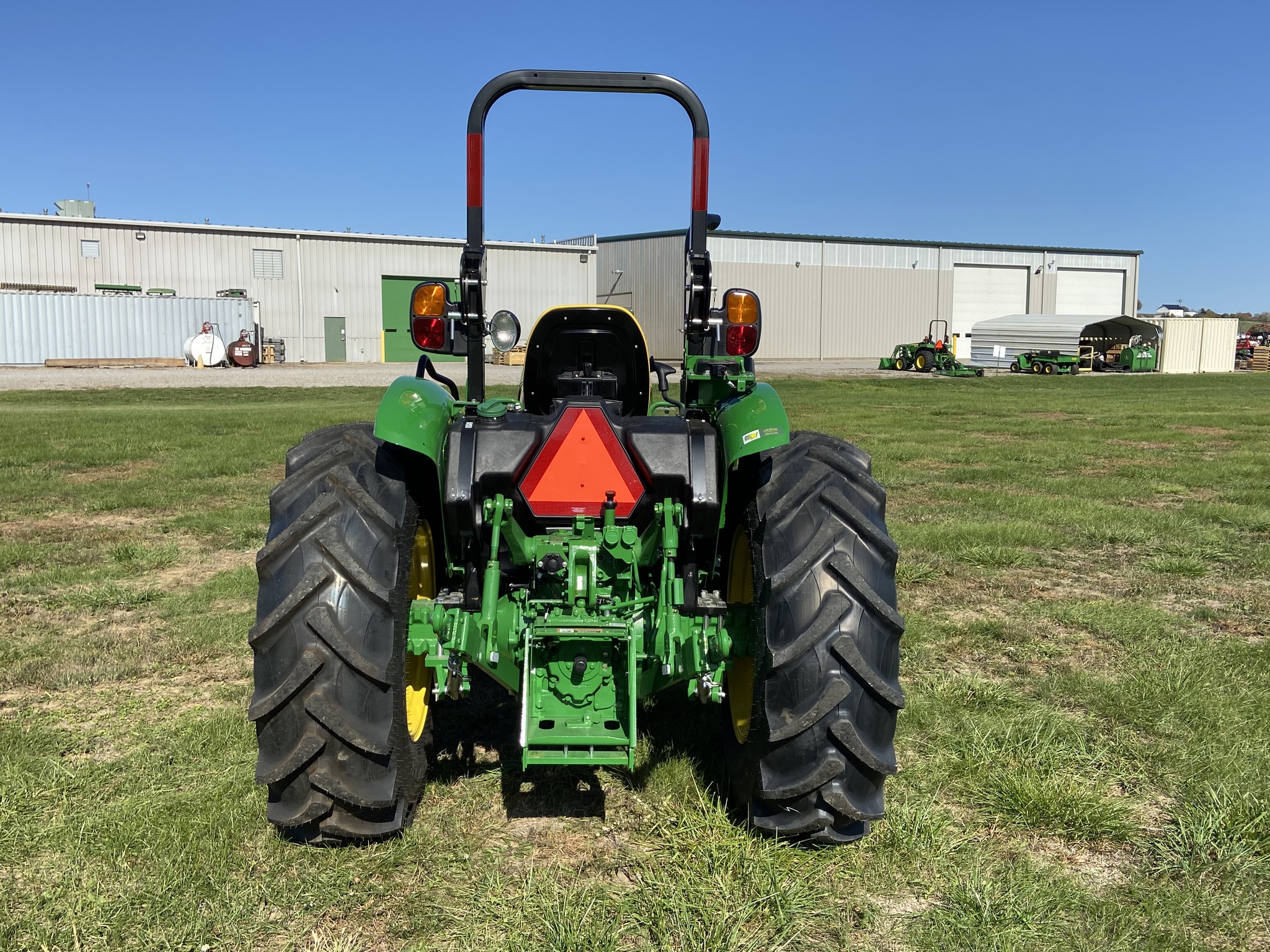 2025 John Deere 5075E Image 4