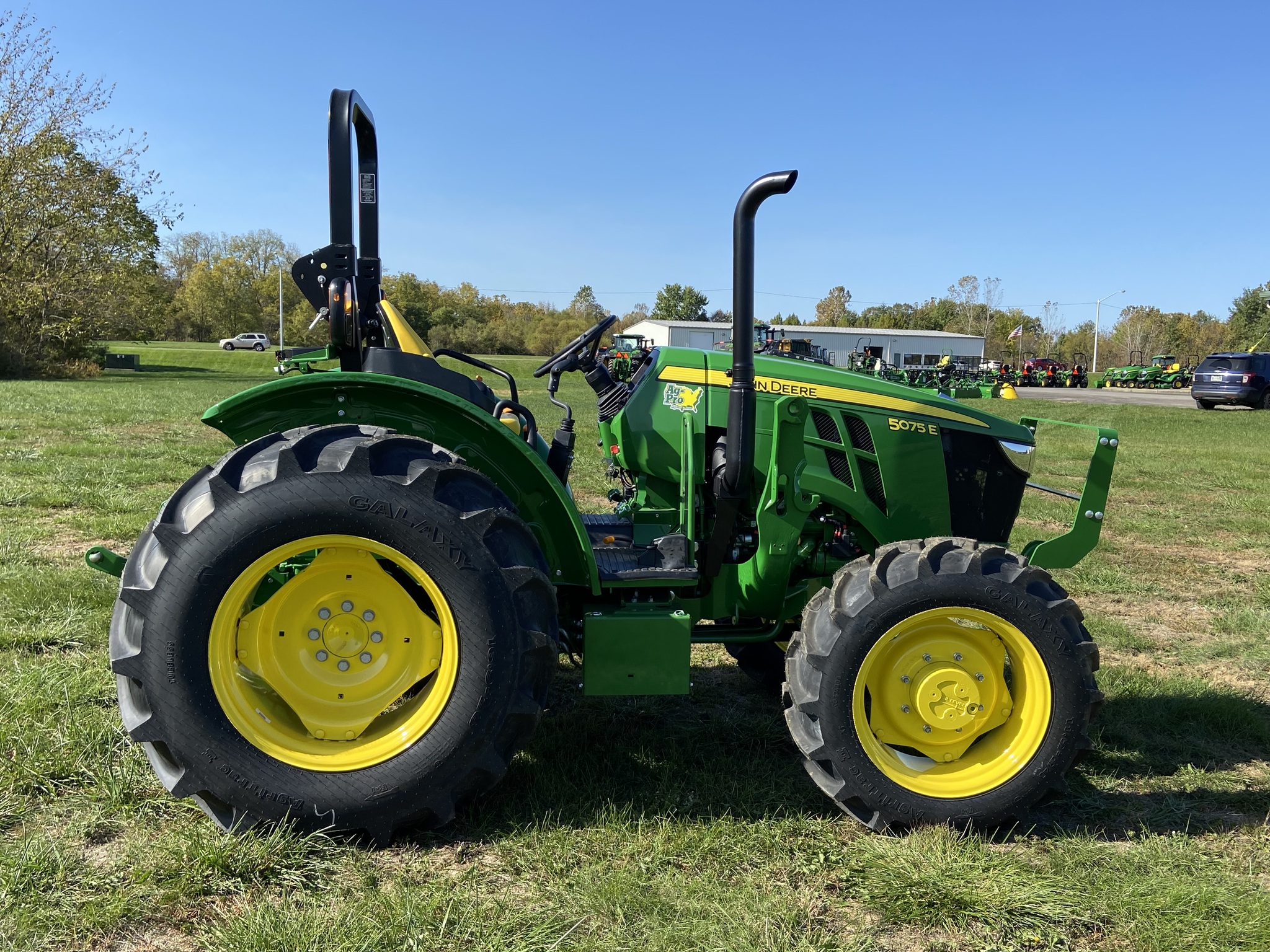 2025 John Deere 5075E Image 6