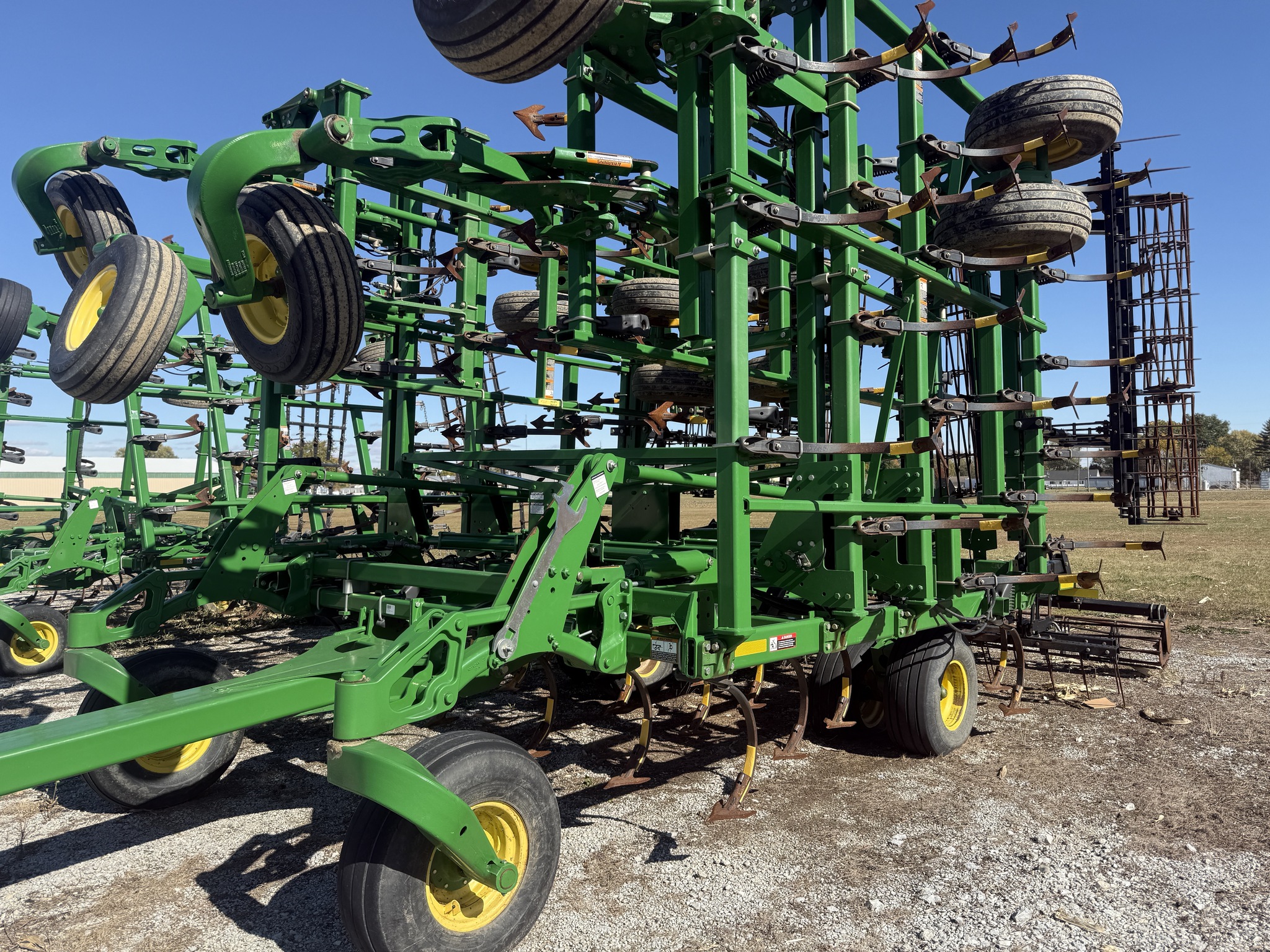 2013 John Deere 2210 Image 2