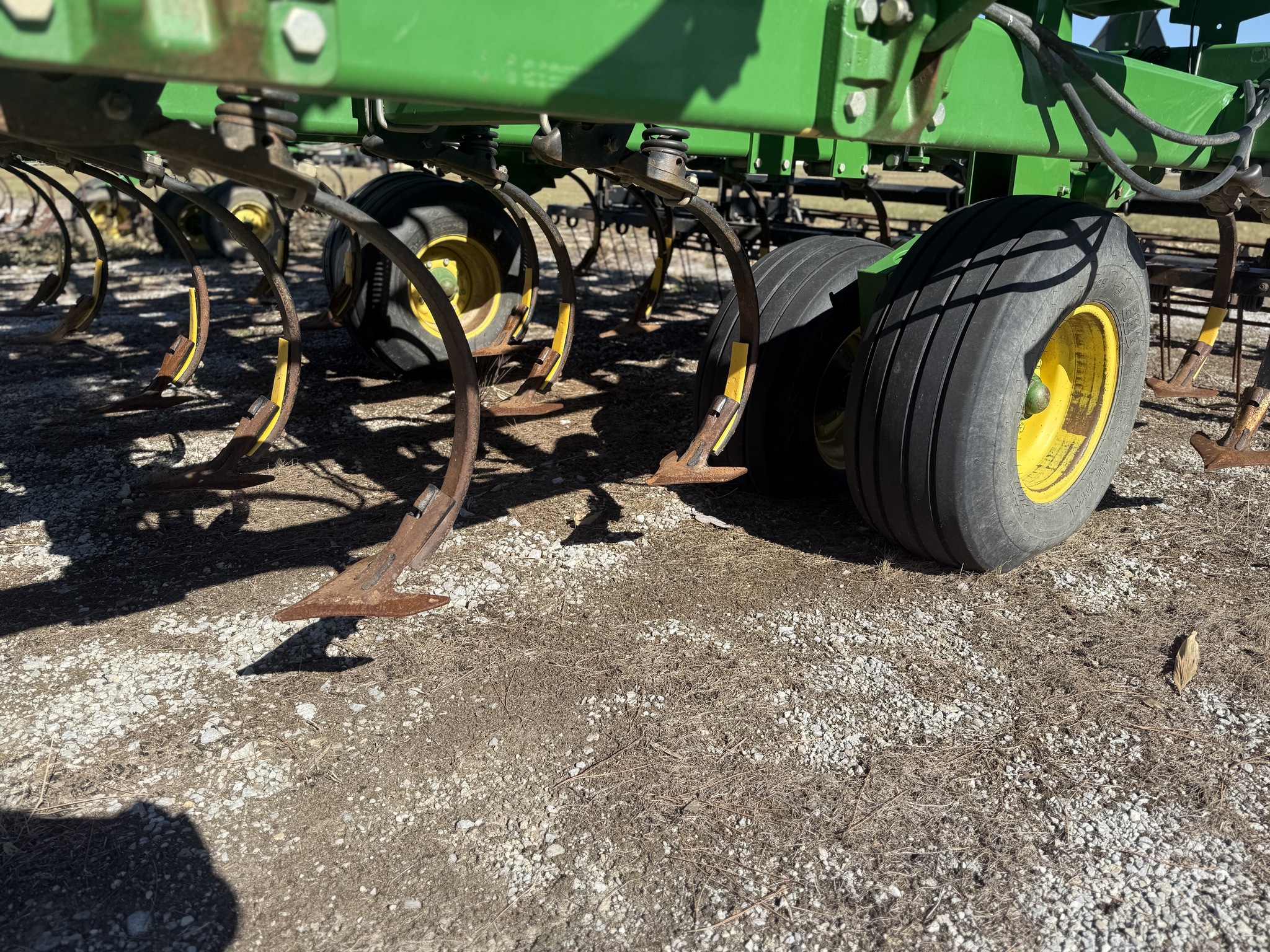 2013 John Deere 2210 Image 5