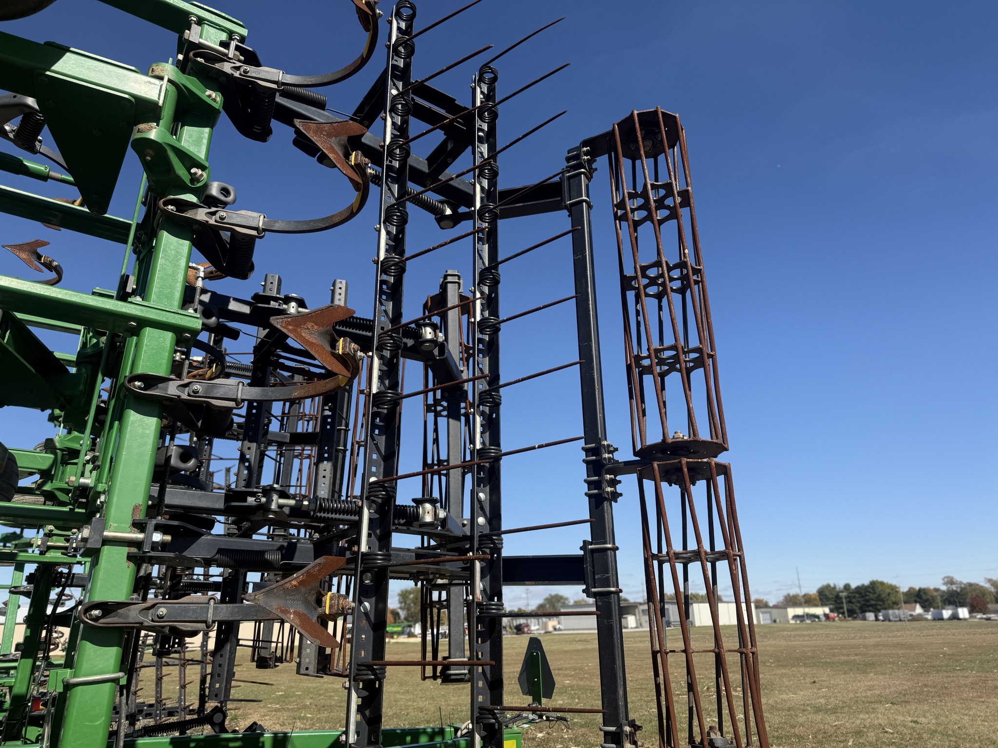 2013 John Deere 2210 Image 6