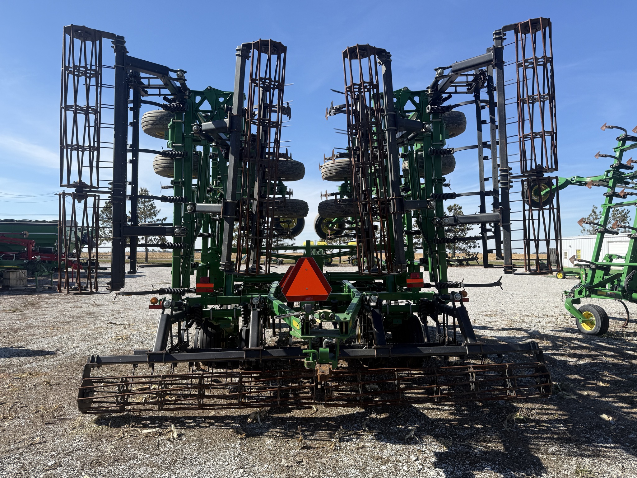 2013 John Deere 2210 Image 7