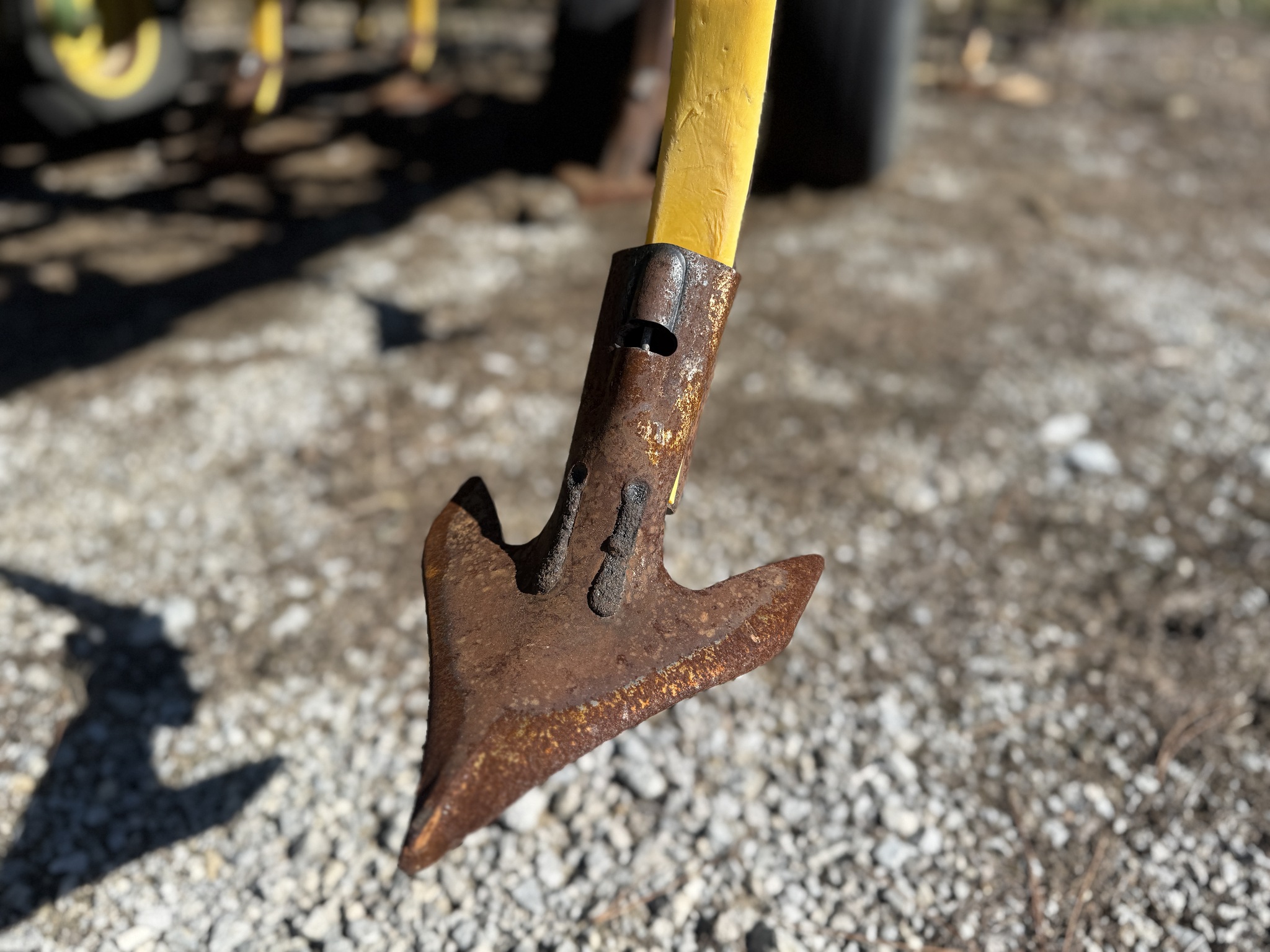 2013 John Deere 2210 Image 11