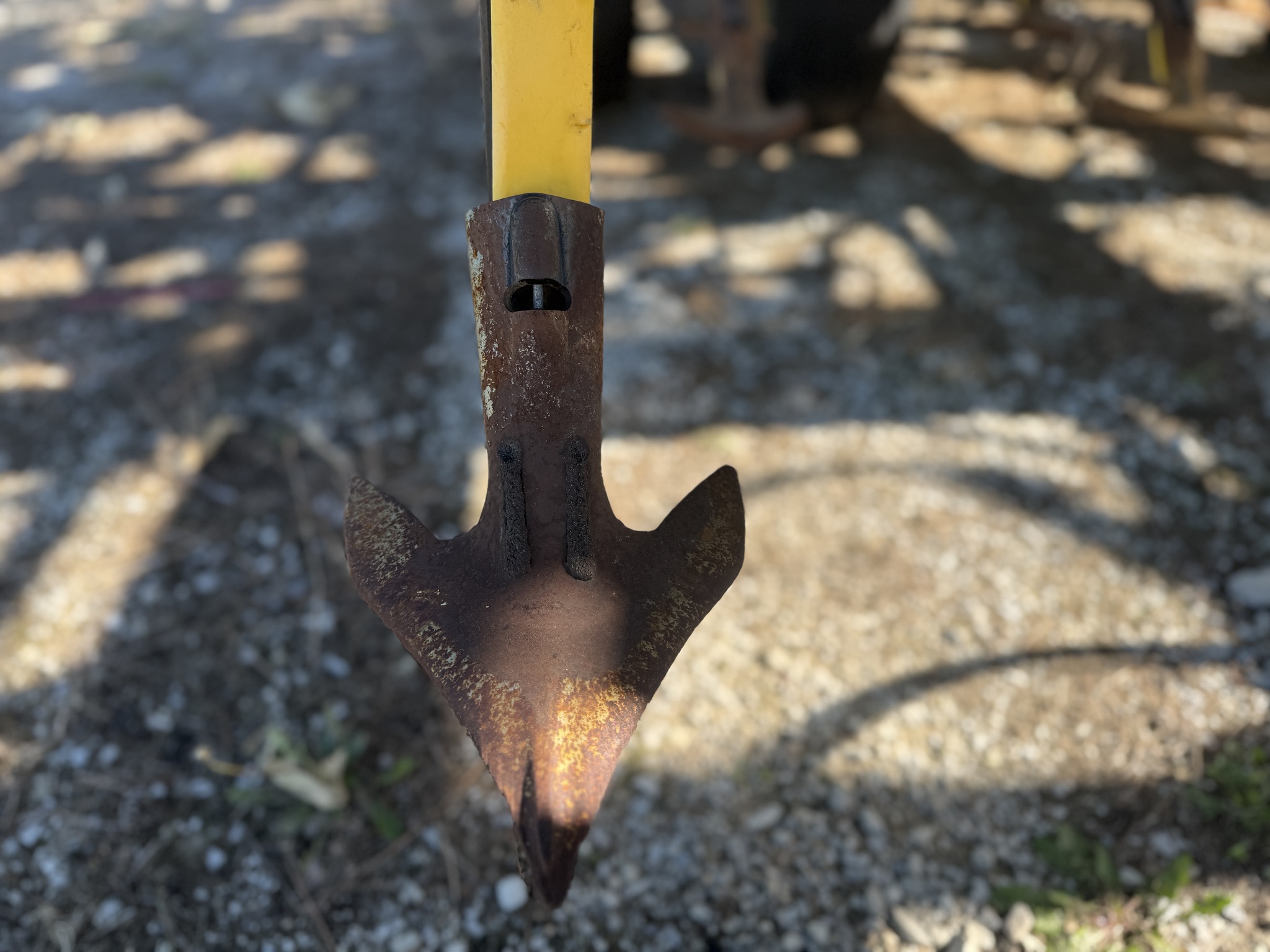 2013 John Deere 2210 Image 12