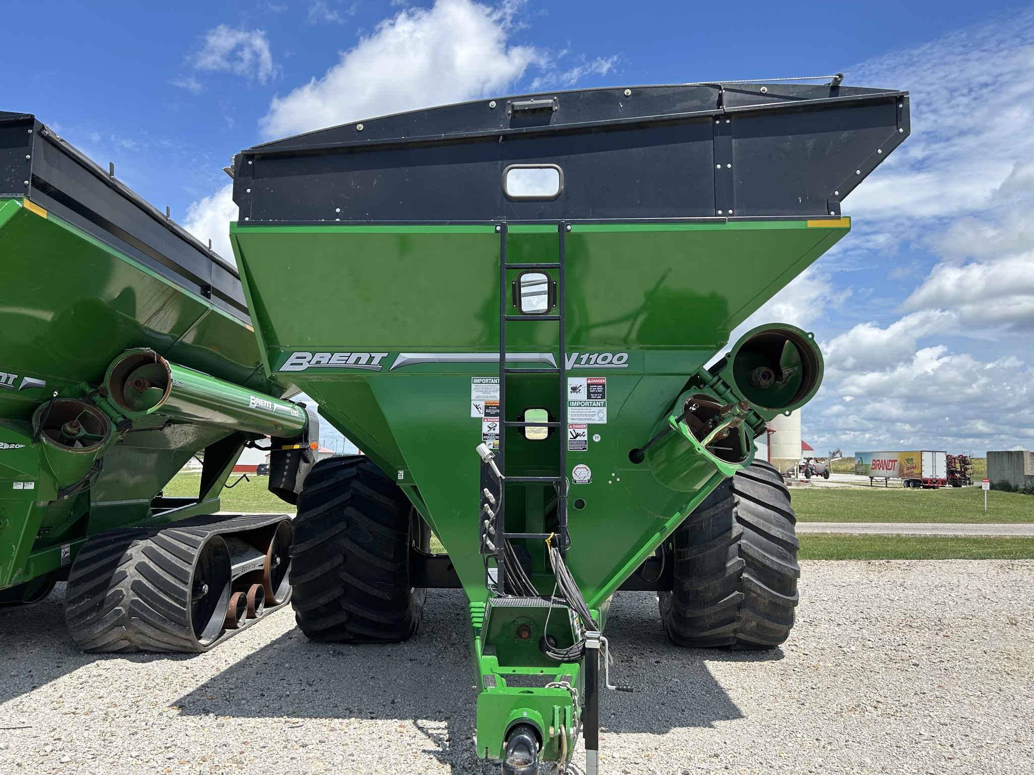  2022 Brent V1100 at Heritage Tractor in Lexington, IL
