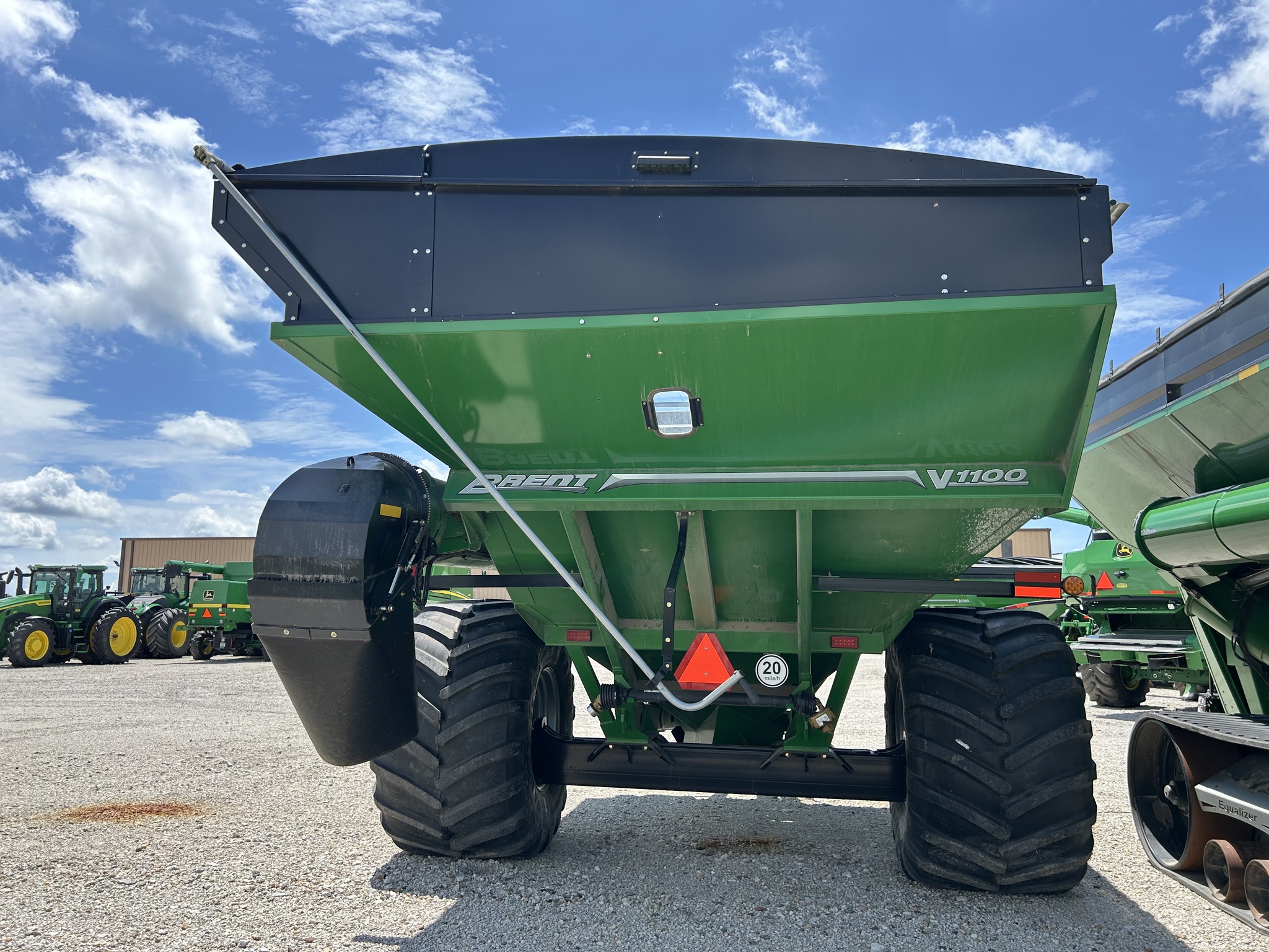  2022 Brent V1100 at Heritage Tractor in Lexington, IL