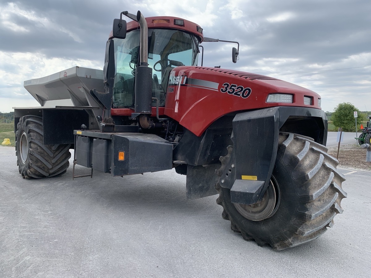 2008 Case IH 3520 Image 4