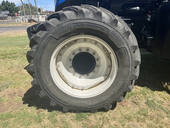 New Holland T8.410 image 19