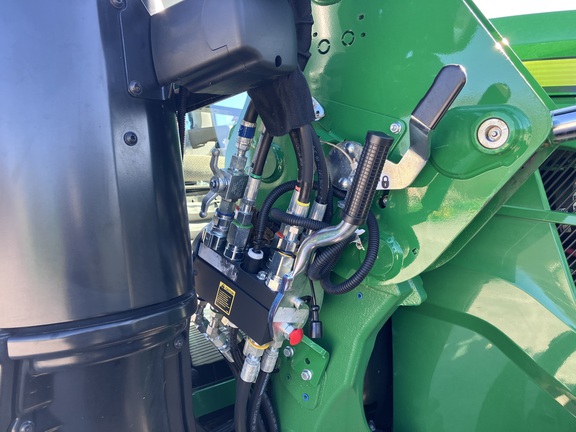 2023 John Deere 6120M