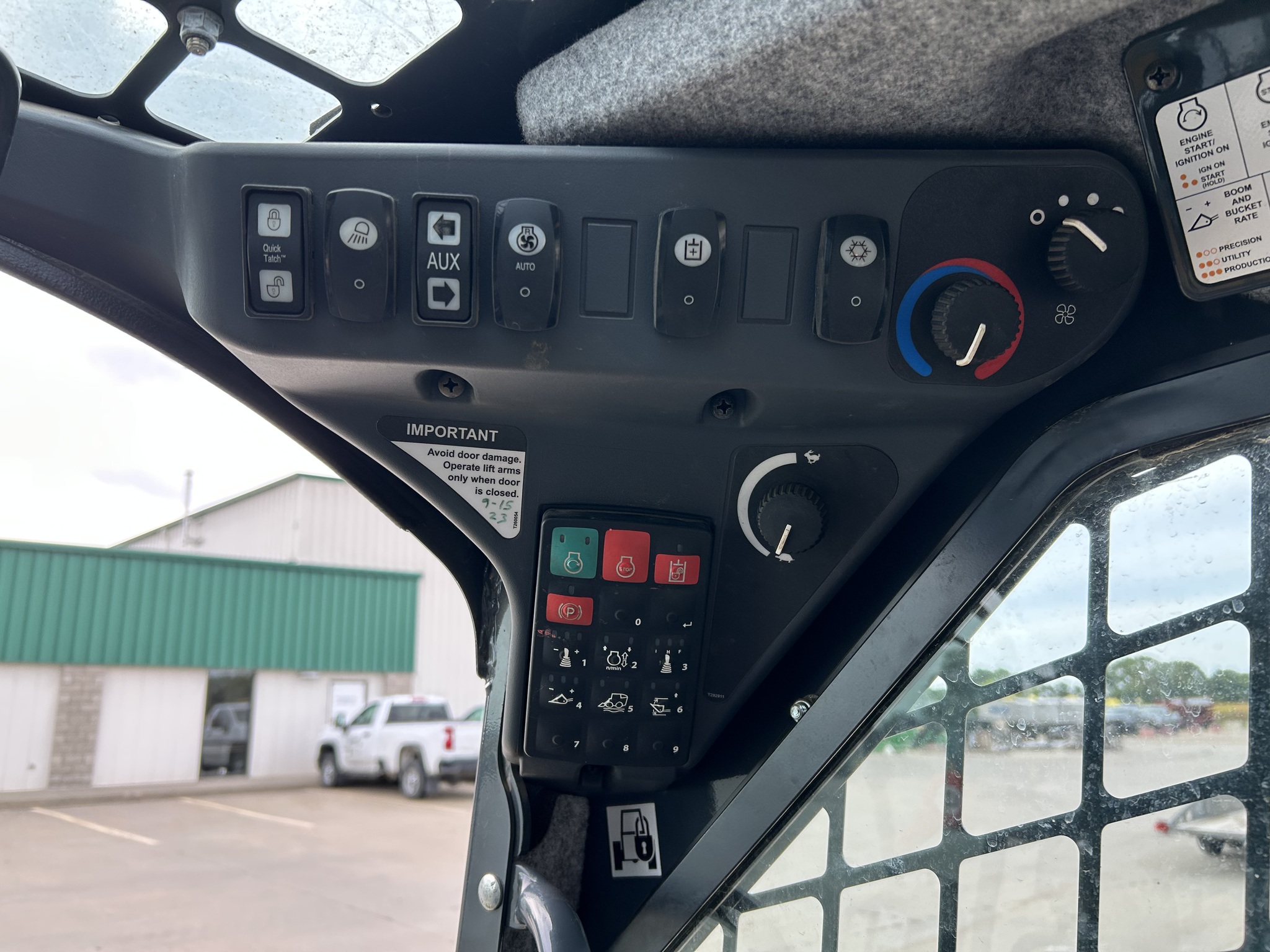  2023 John Deere 333G at Heritage Tractor in Topeka, KS
