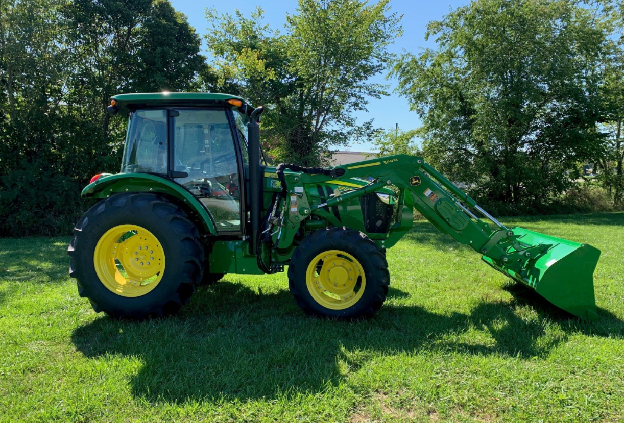 2025 John Deere 5100E Image 3