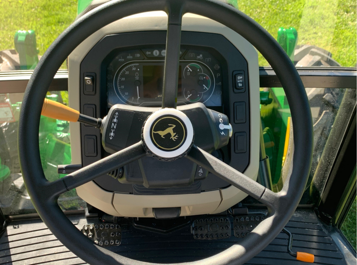 2025 John Deere 5100E Image 9