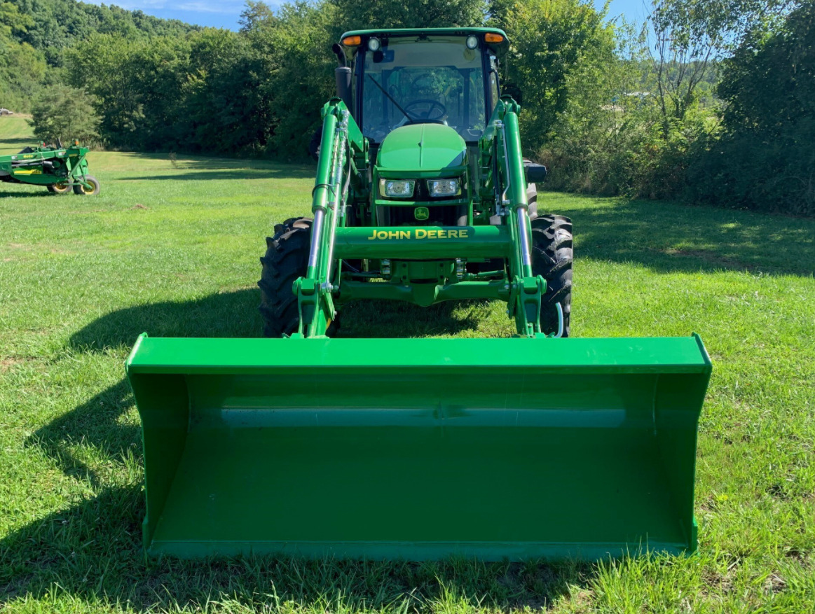 2025 John Deere 5100E Image 5