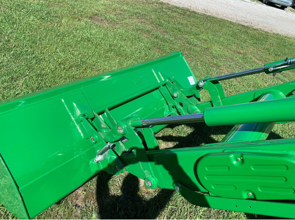 2025 John Deere 5100E Image 6