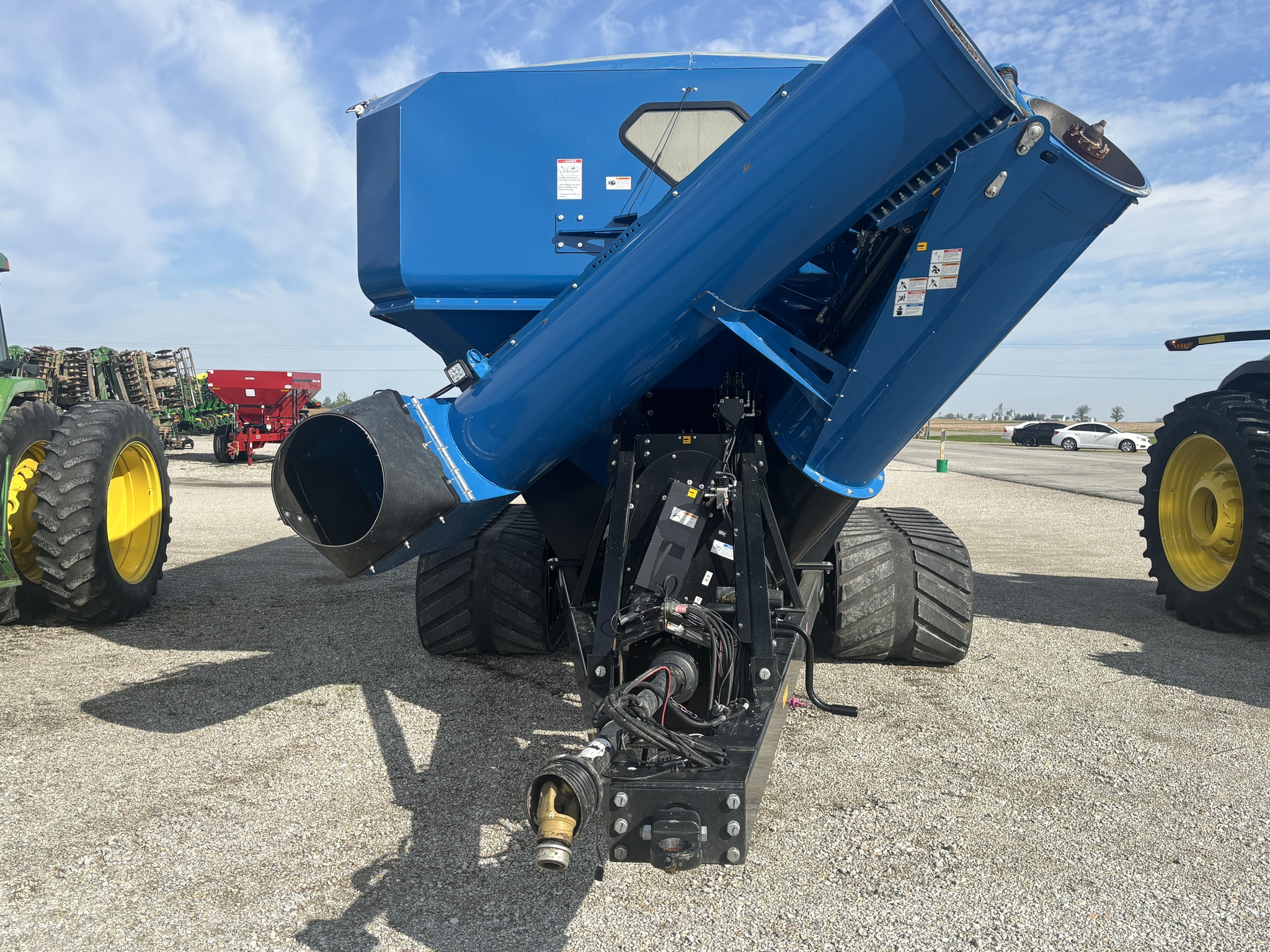 Used 2021 Kinze 1105 Grain Carts at Koenig Equipment in Greensburg, IN - PhotoXL8