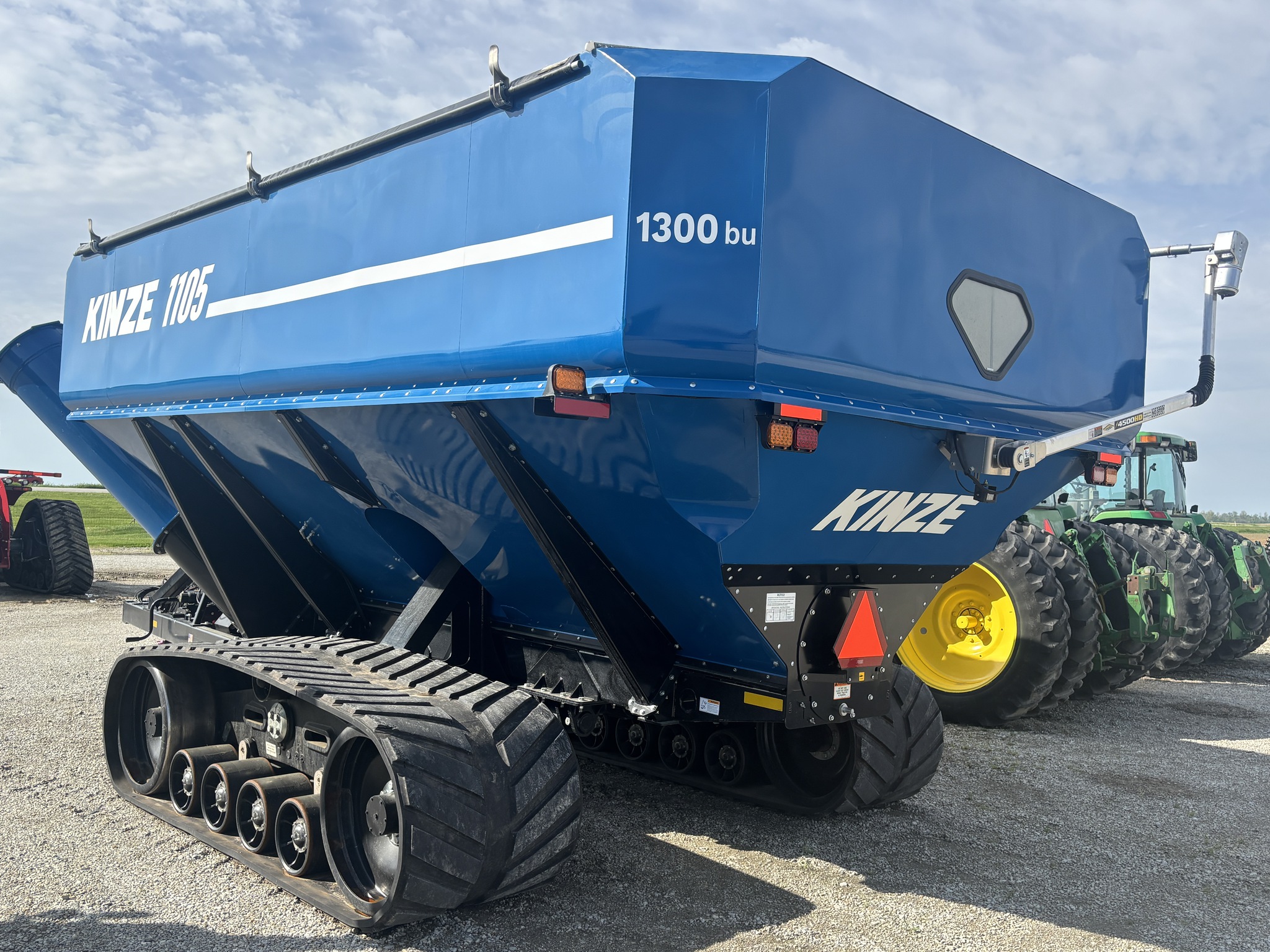 Used 2021 Kinze 1105 Grain Carts at Koenig Equipment in Greensburg, IN - PhotoXL3