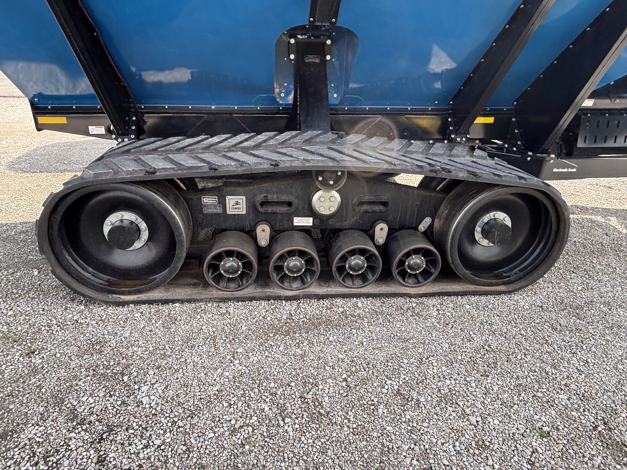 Used 2021 Kinze 1105 Grain Carts at Koenig Equipment in Greensburg, IN - PhotoXL9