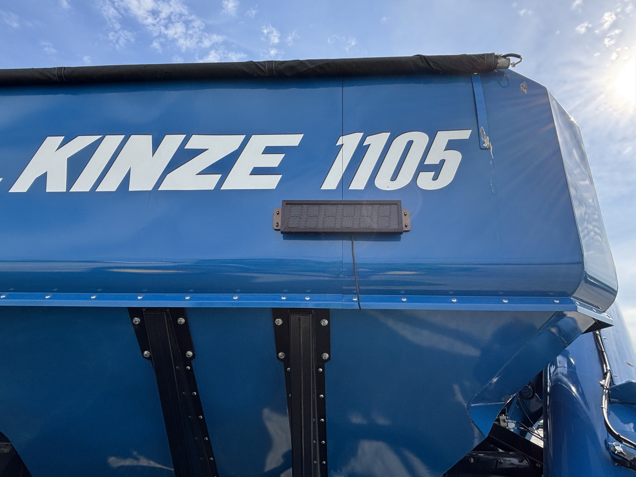 Used 2021 Kinze 1105 Grain Carts at Koenig Equipment in Greensburg, IN - PhotoXL17