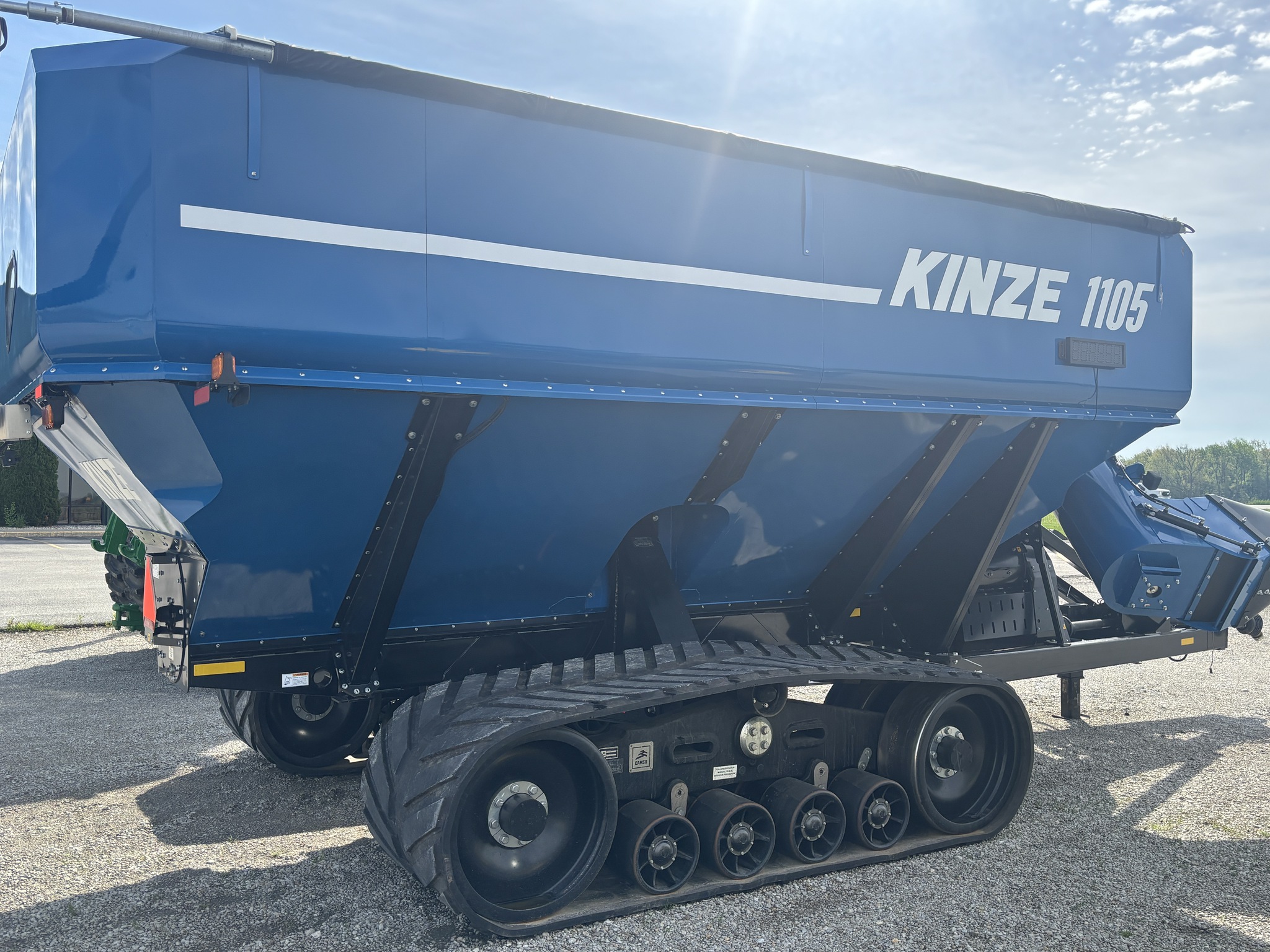 Used 2021 Kinze 1105 Grain Carts at Koenig Equipment in Greensburg, IN - PhotoXL6