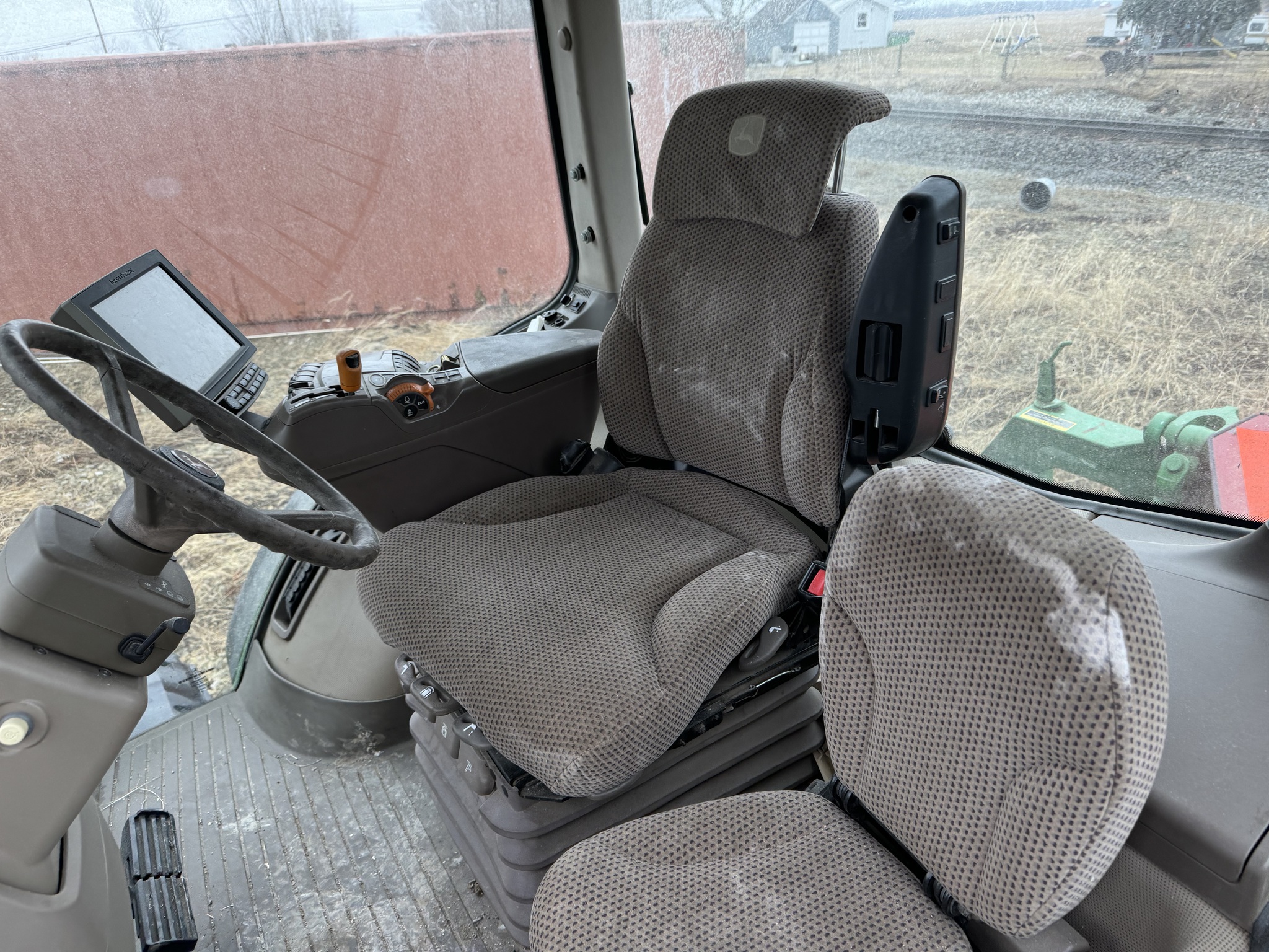 2017 John Deere 8270R Image 5