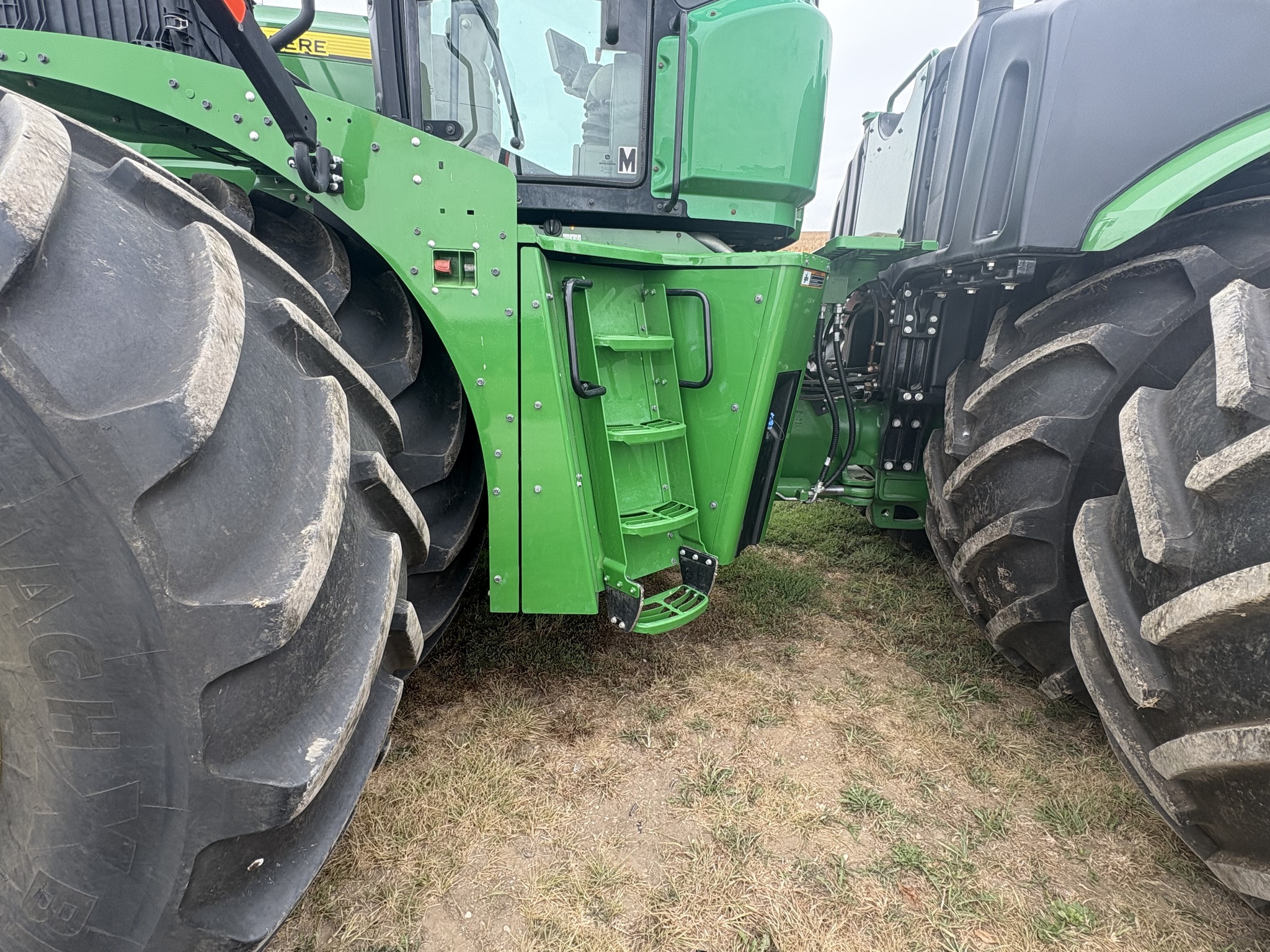  2021 John Deere 9520R at Heritage Tractor in Brimfield, IL
