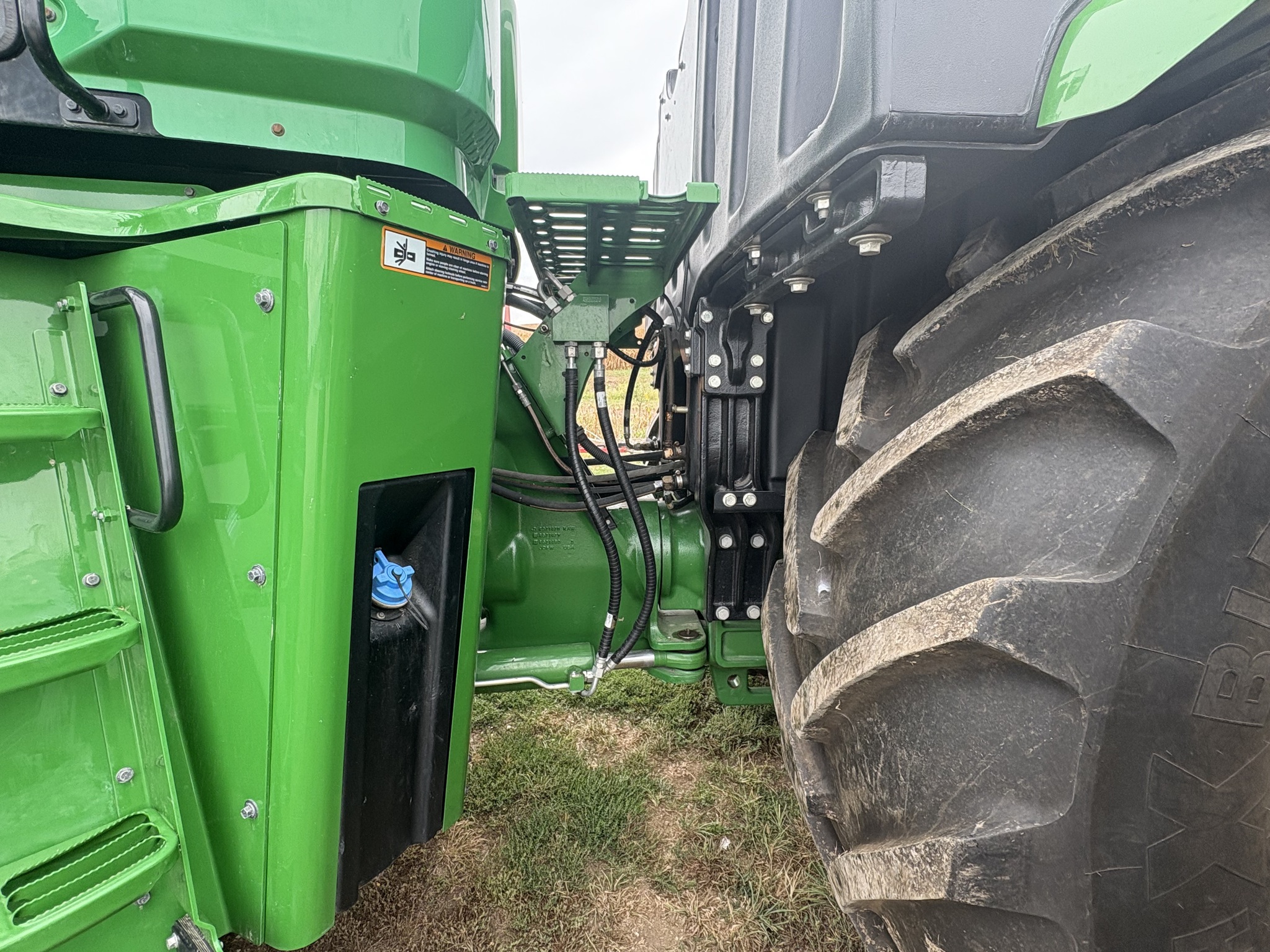  2021 John Deere 9520R at Heritage Tractor in Brimfield, IL