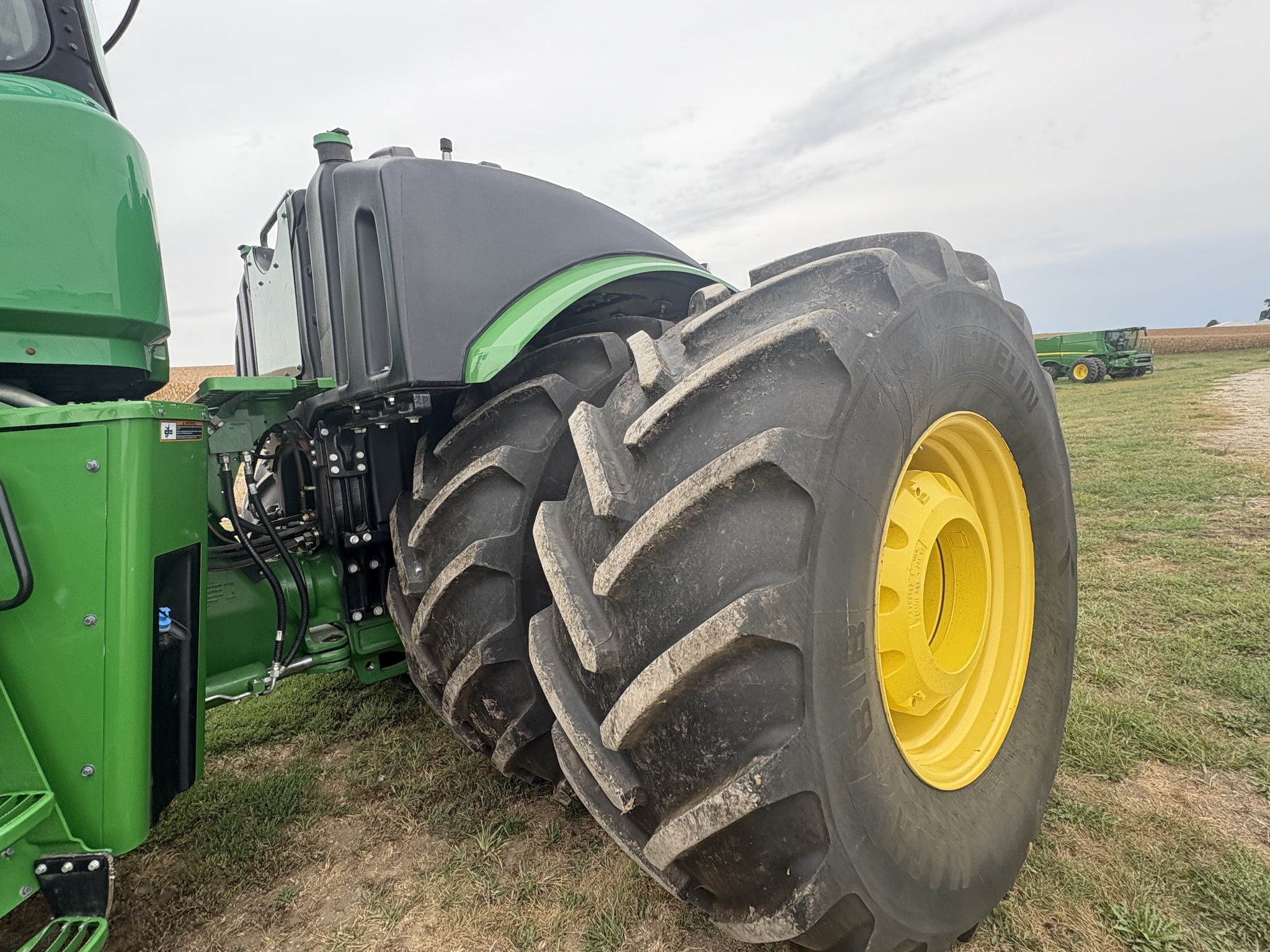  2021 John Deere 9520R at Heritage Tractor in Brimfield, IL