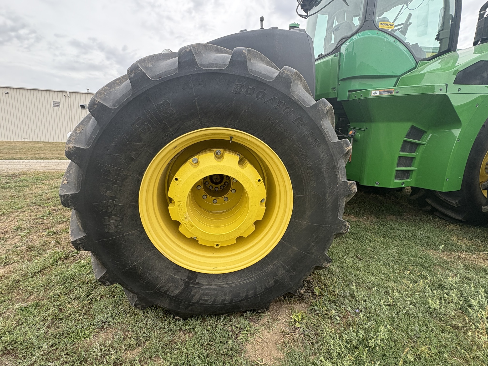  2021 John Deere 9520R at Heritage Tractor in Brimfield, IL