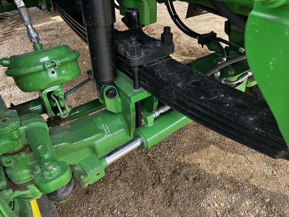 2024 John Deere 800R - Photo12