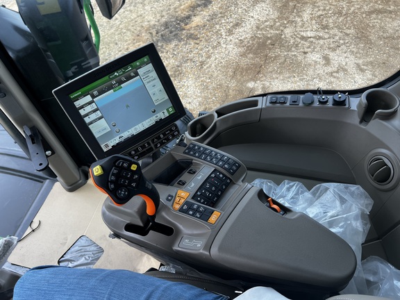2024 John Deere 800R - Photo41