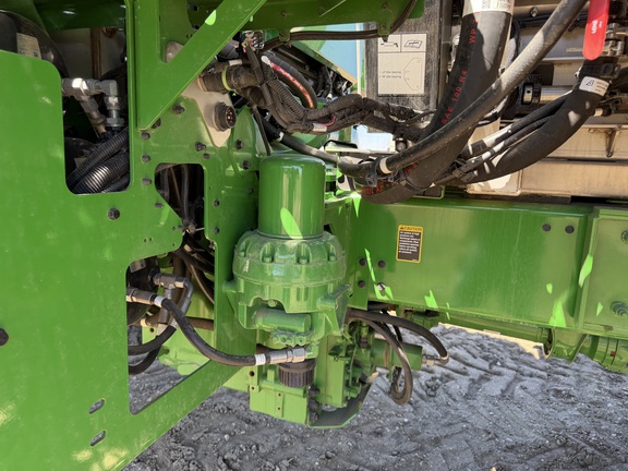 2024 John Deere 800R - Photo22