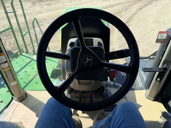 2024 John Deere 800R - Photo33
