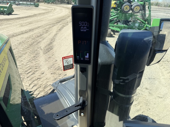 2024 John Deere 800R - Photo37