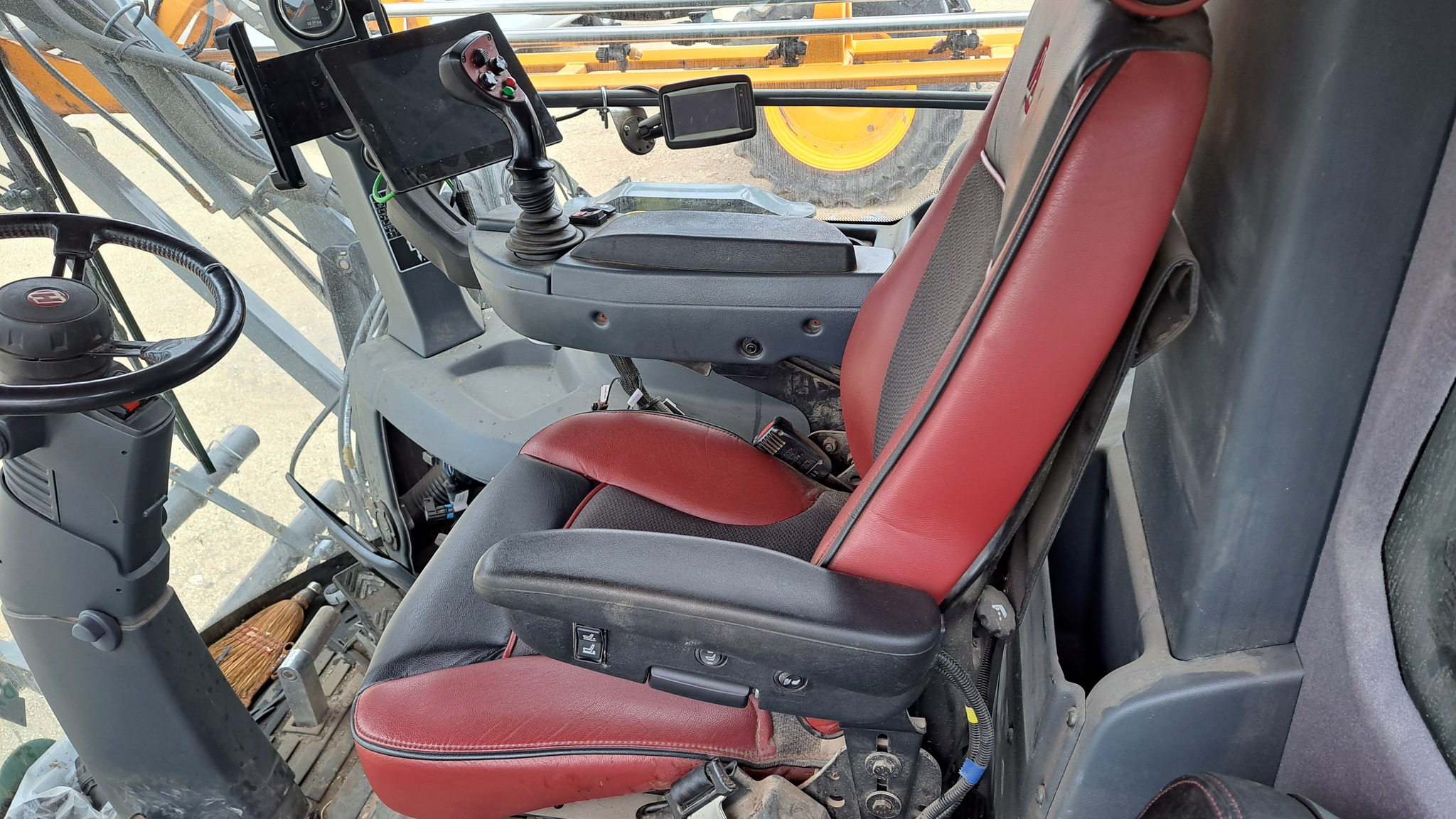  2019 Hagie STS12 at Heritage Tractor in Galesburg, IL