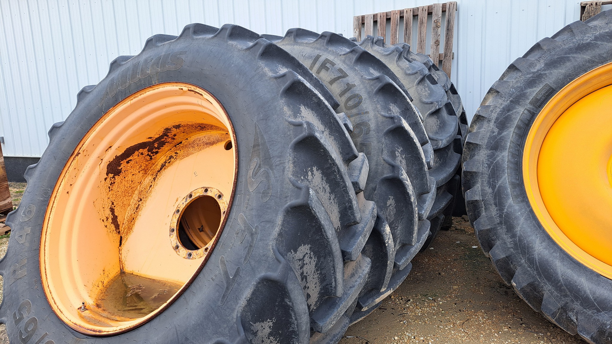  2019 Hagie STS12 at Heritage Tractor in Galesburg, IL