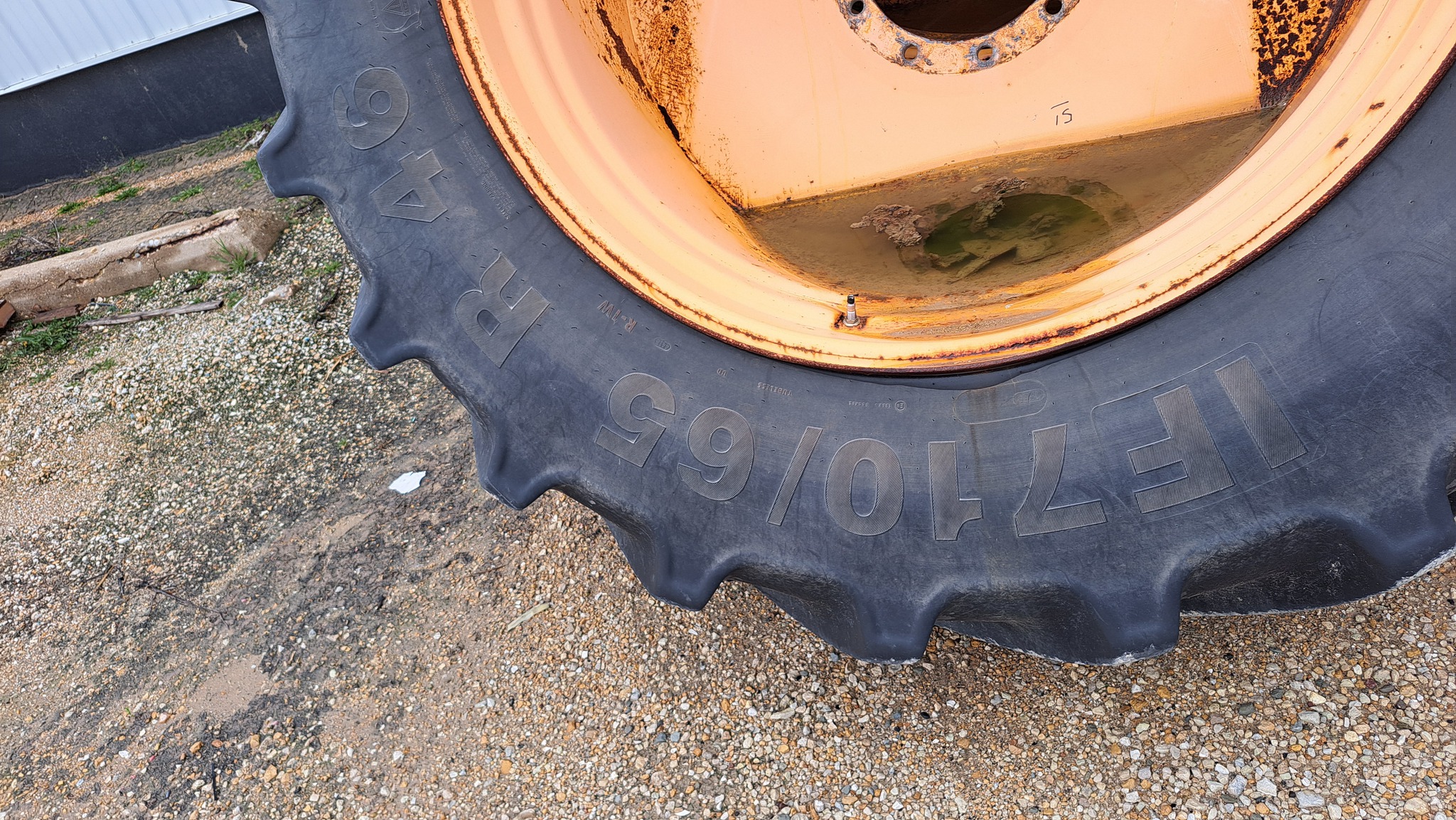  2019 Hagie STS12 at Heritage Tractor in Galesburg, IL