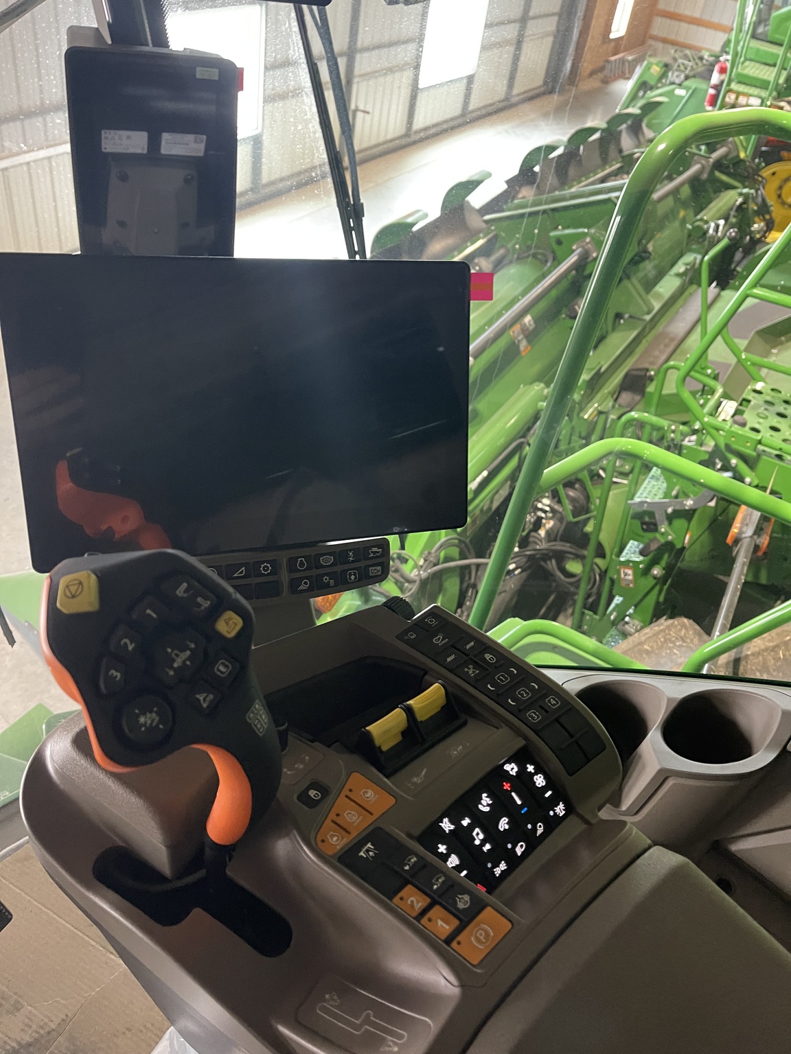 2025 John Deere S7 900 Image 12