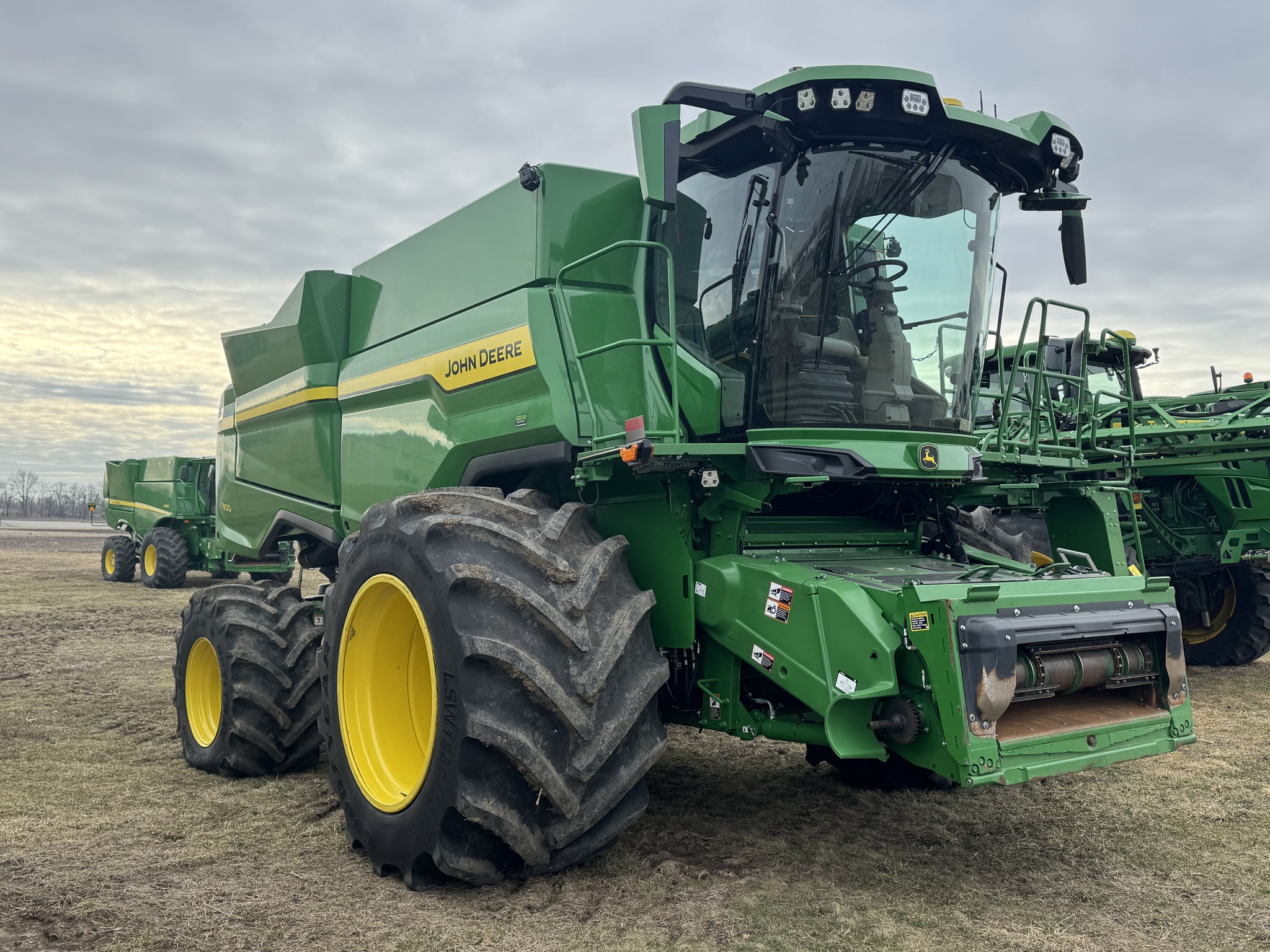 2025 John Deere S7 900 Image 2