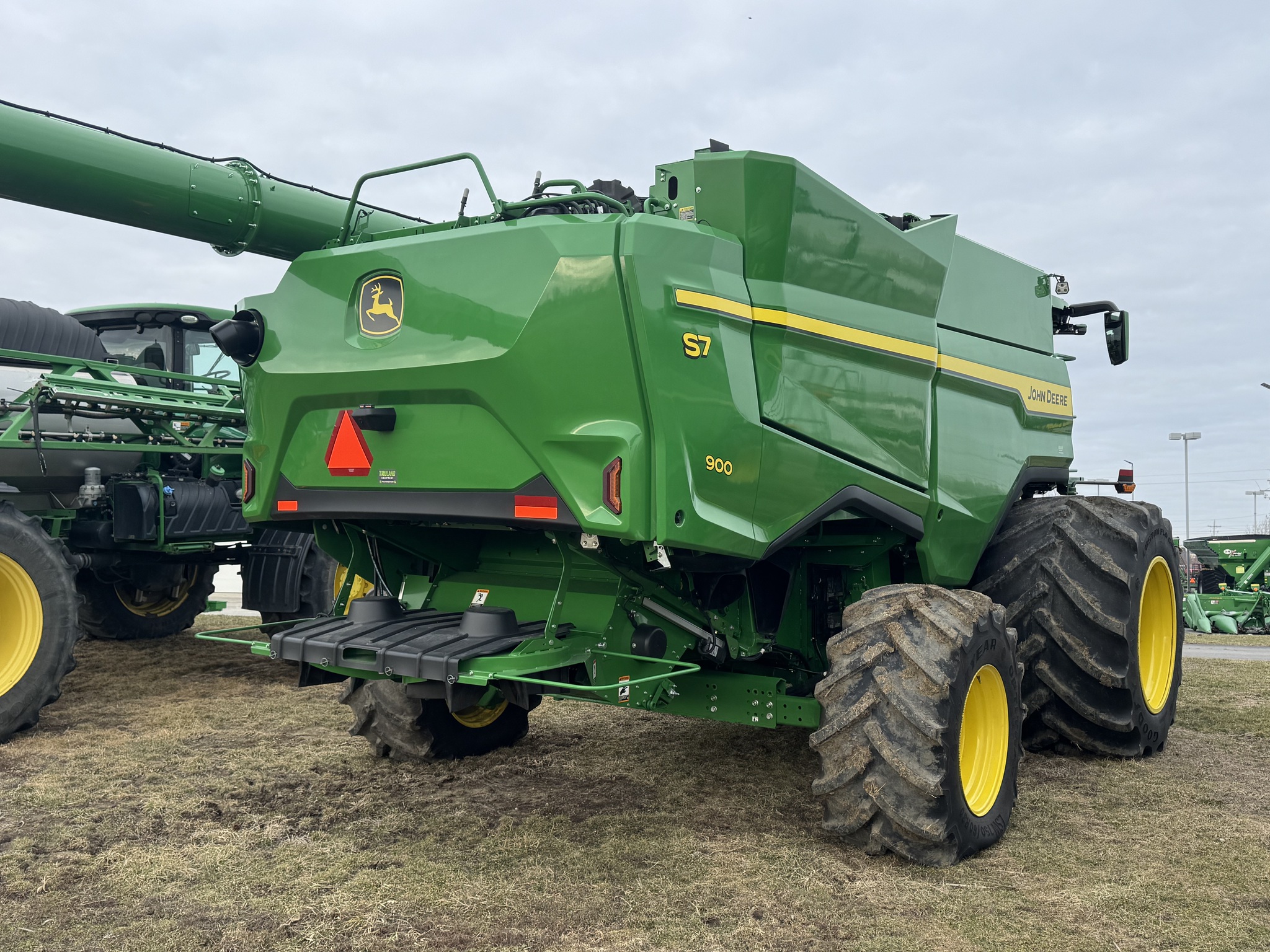 2025 John Deere S7 900 Image 3