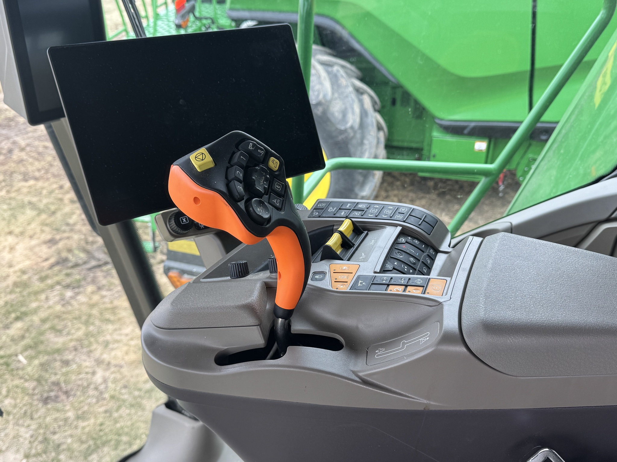 2025 John Deere S7 900 Image 8