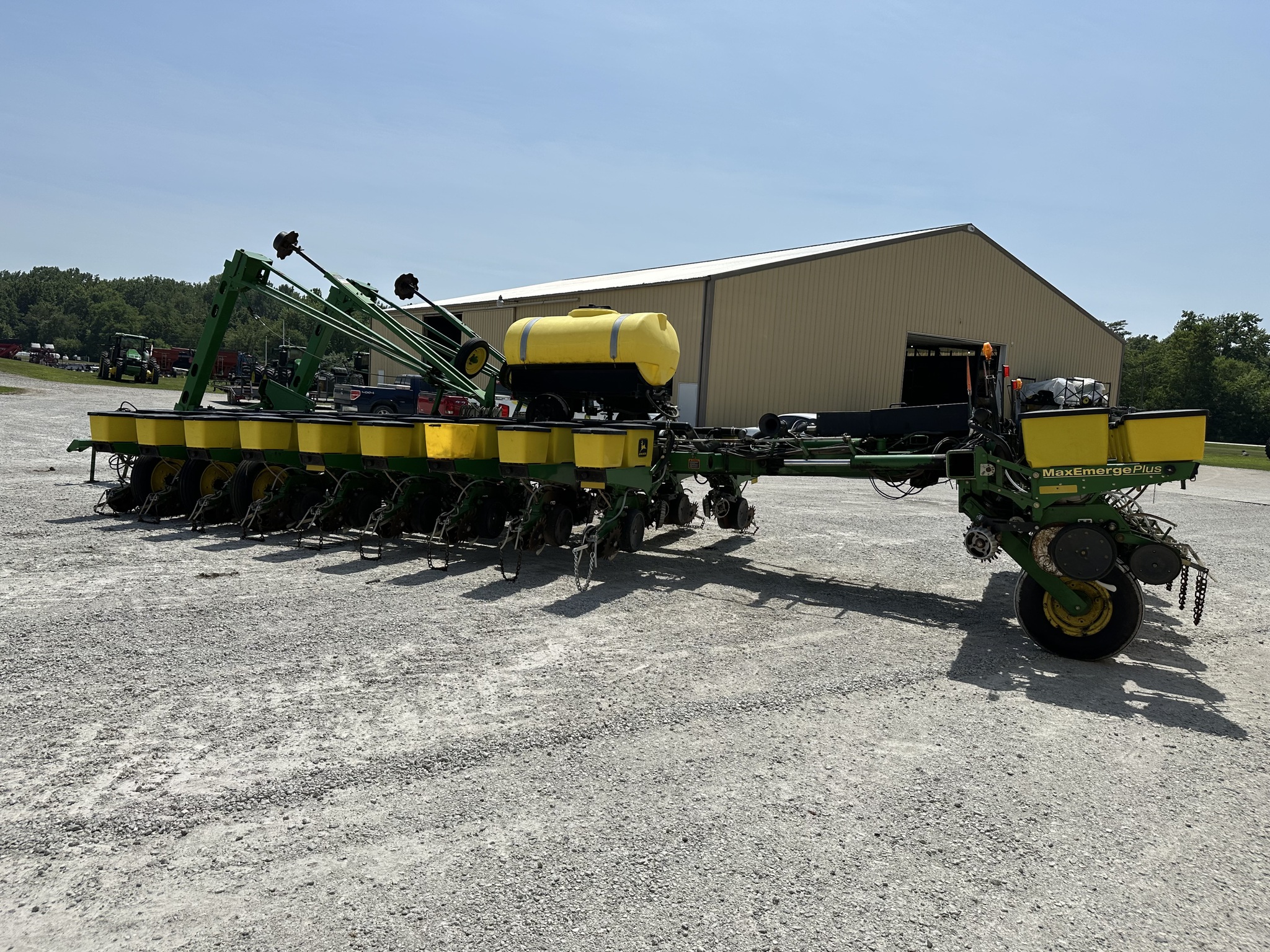 2000 John Deere 1770 Image 7