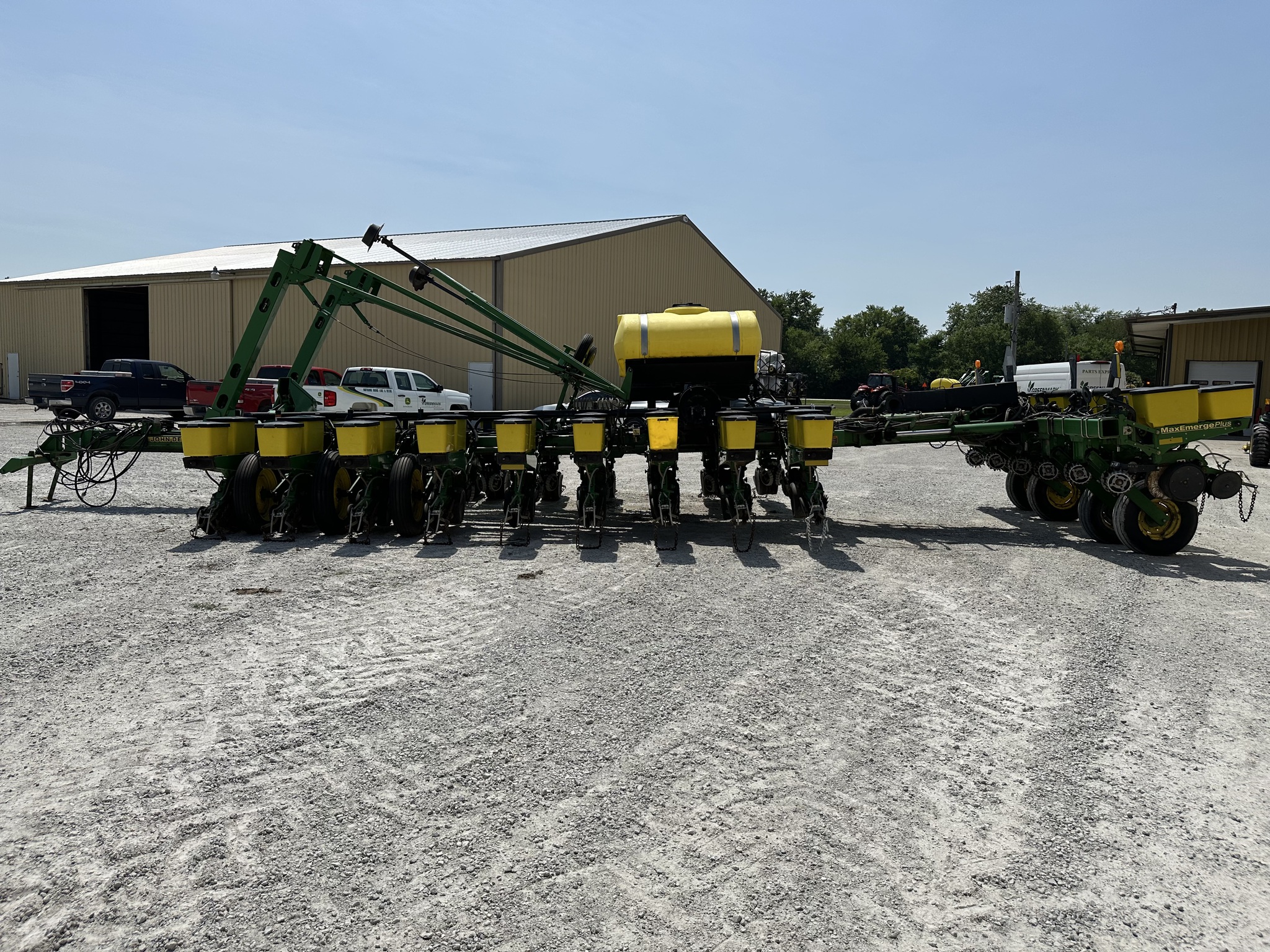 2000 John Deere 1770 Image 8